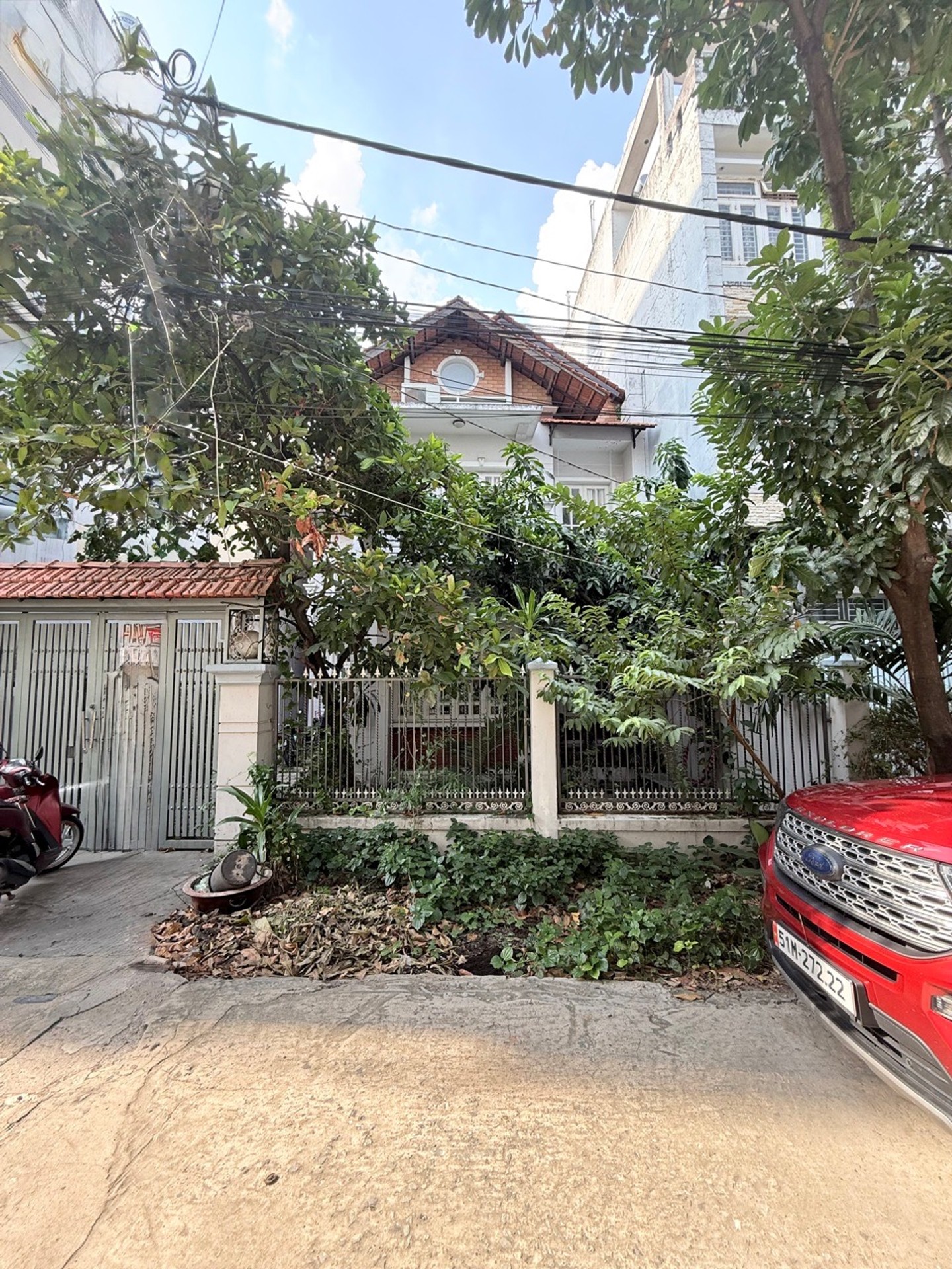 Biệt thự 10x21 ven sông Sài Gòn - Sân vườn rộng, không gian sống đẳng cấp. Giá 100 triệu