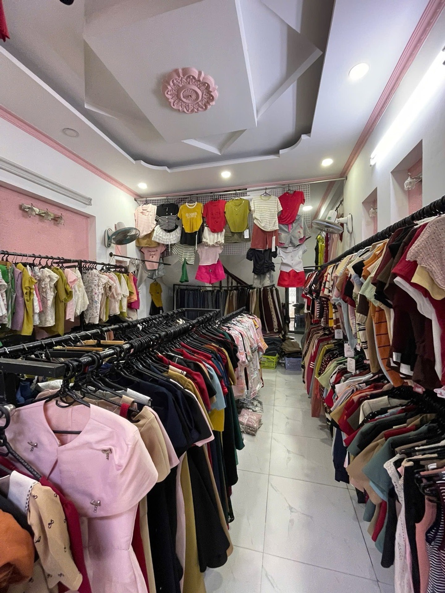 Nhà Mặt Tiền Kinh Doanh Sầm Uất Ngay Trung Tâm Phường Bình Tân