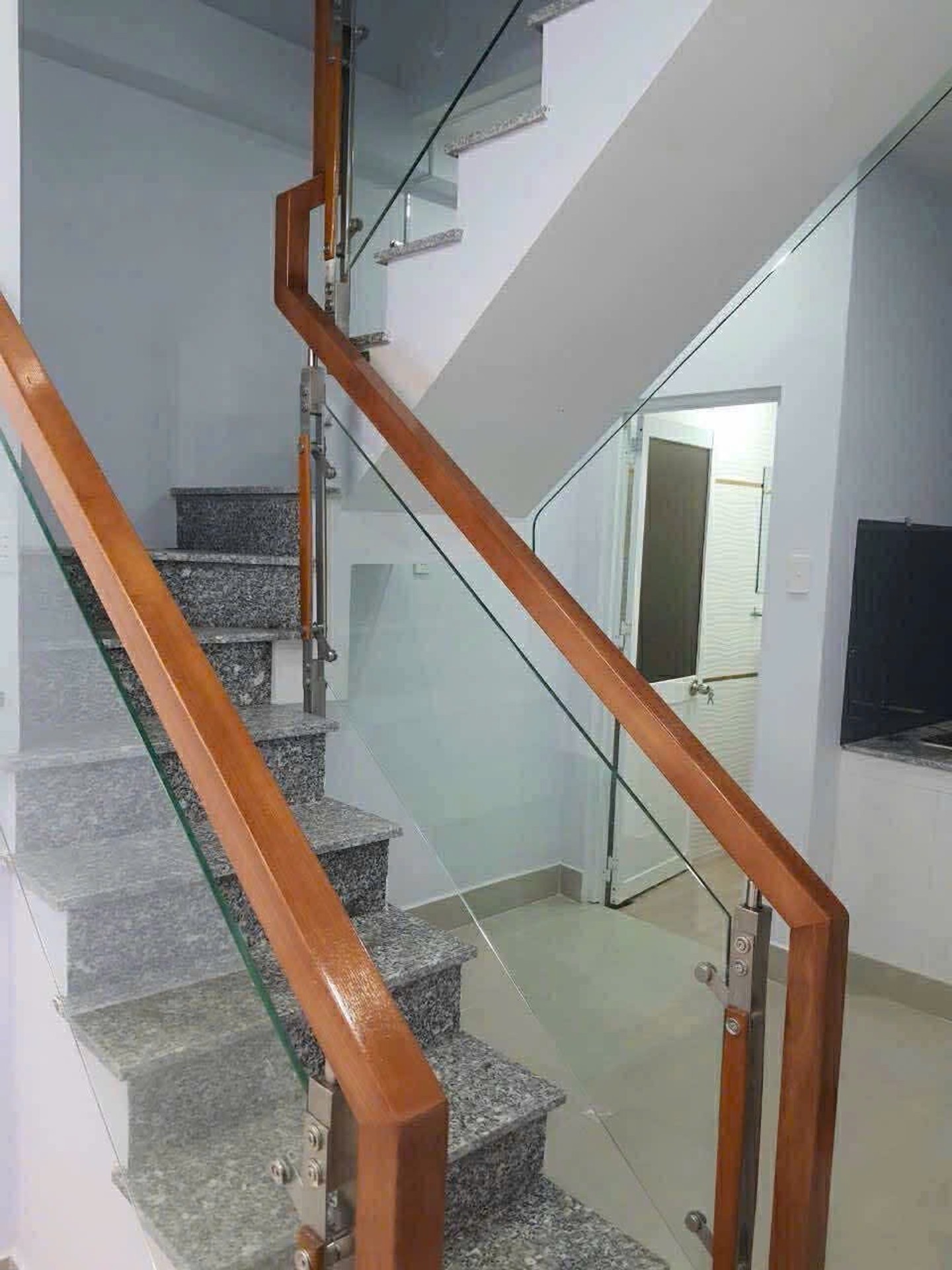 Nhà mặt tiền kinh doanh sắp lên giá, vị trí vàng tại Bình Tân, diện tích rộng 85m2