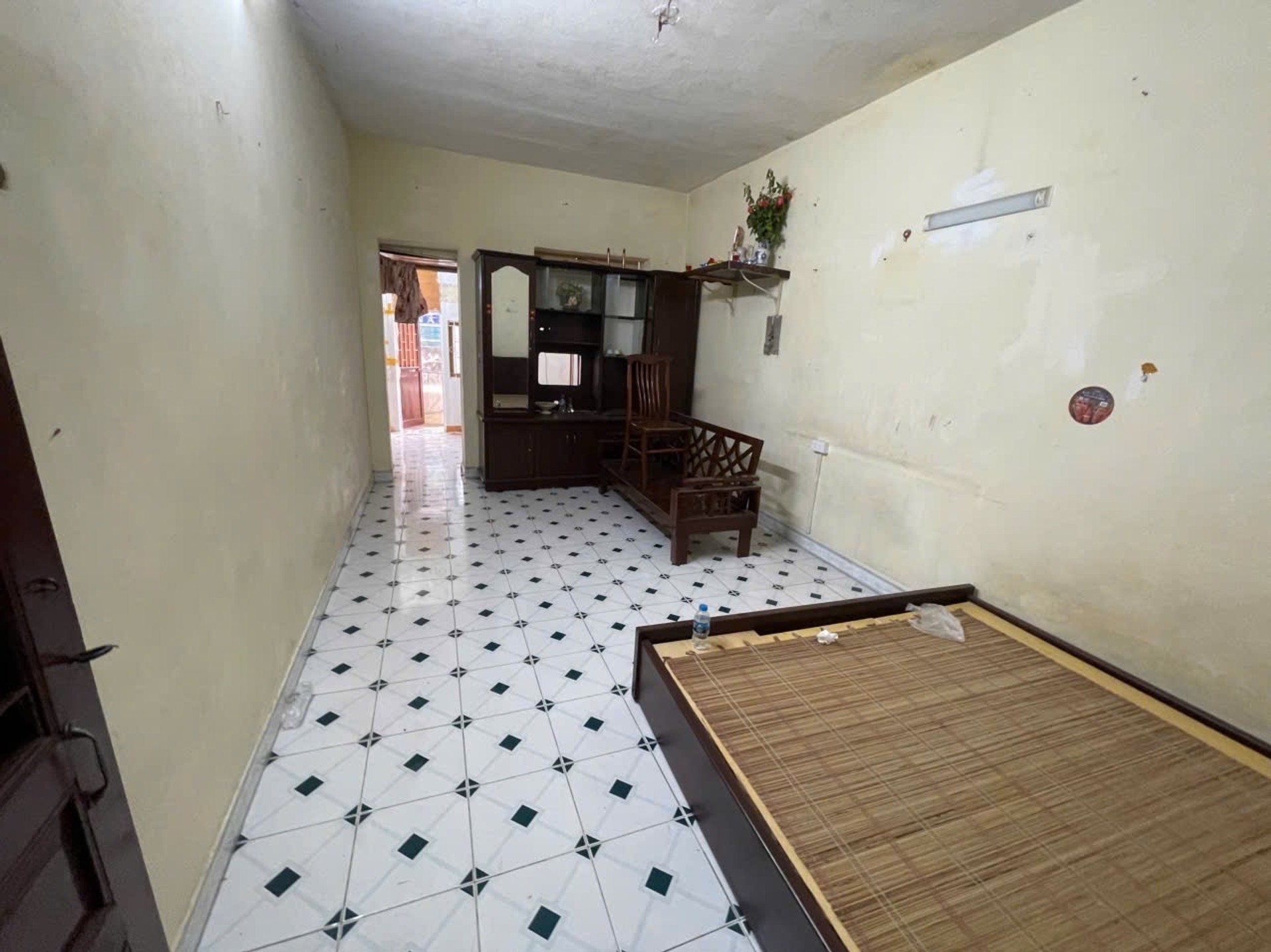 Bán căn hộ tập thể khu vực Nguyên Hồng, Ba Đình, diện tích 24m², giá 3.5 tỷ
