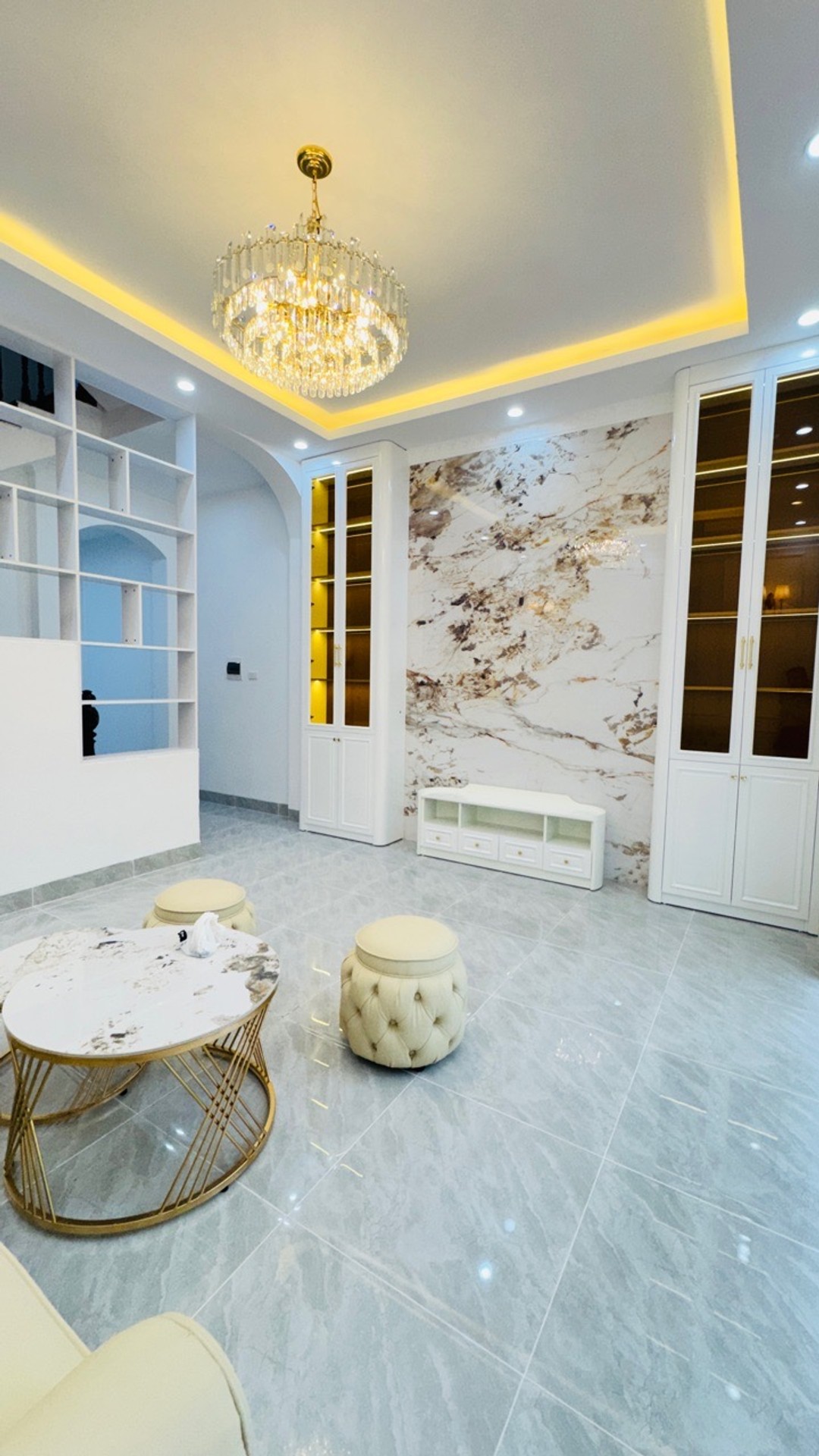PHÂN LÔ TRUNG TÂM HBT - Ô TÔ TRÁNH - VỈA HÈ - VỊ TRÍ CỰC ĐẸP ĐỂ Ở VÀ VĂN PHÒNG