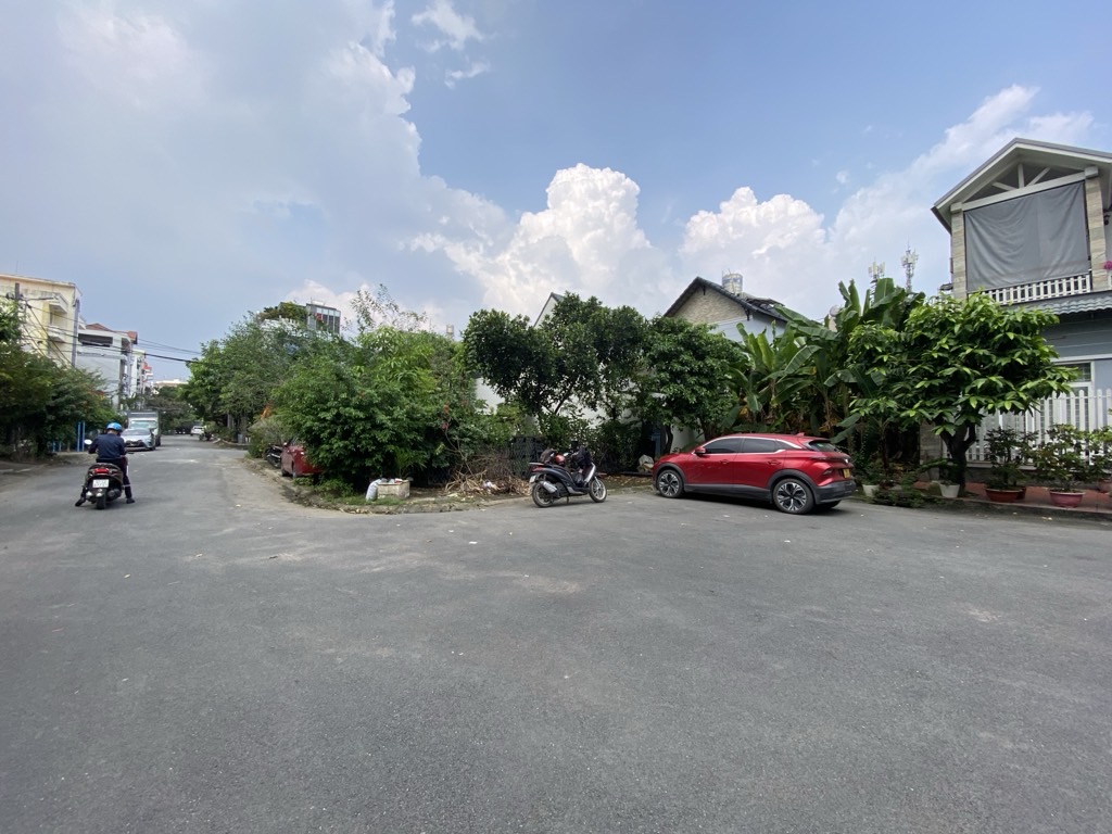 Đất vuông đẹp, khu dân trí cao, đường xe hơi vi vu, 5x20m, gần GO quận 7