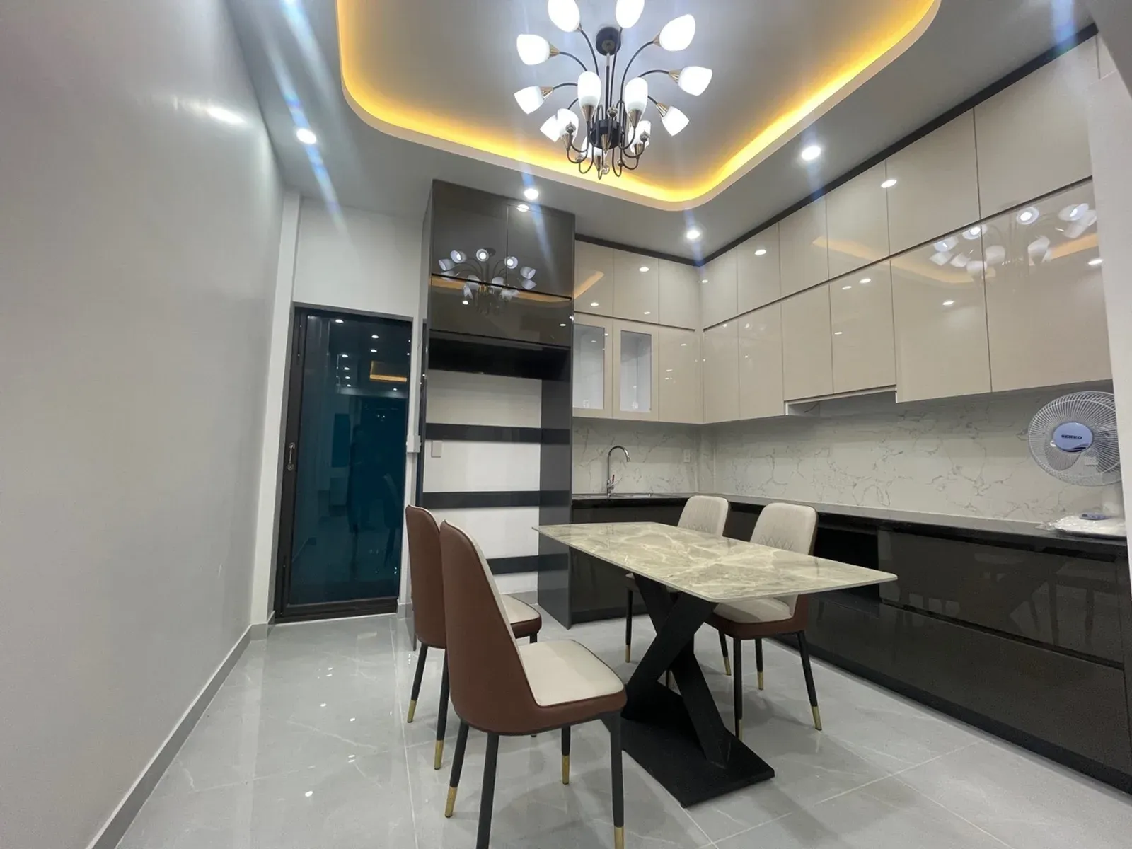 Bán nhà 3 tầng tại Bắc Hồng, diện tích 44.6m2, giá 4.4 tỷ