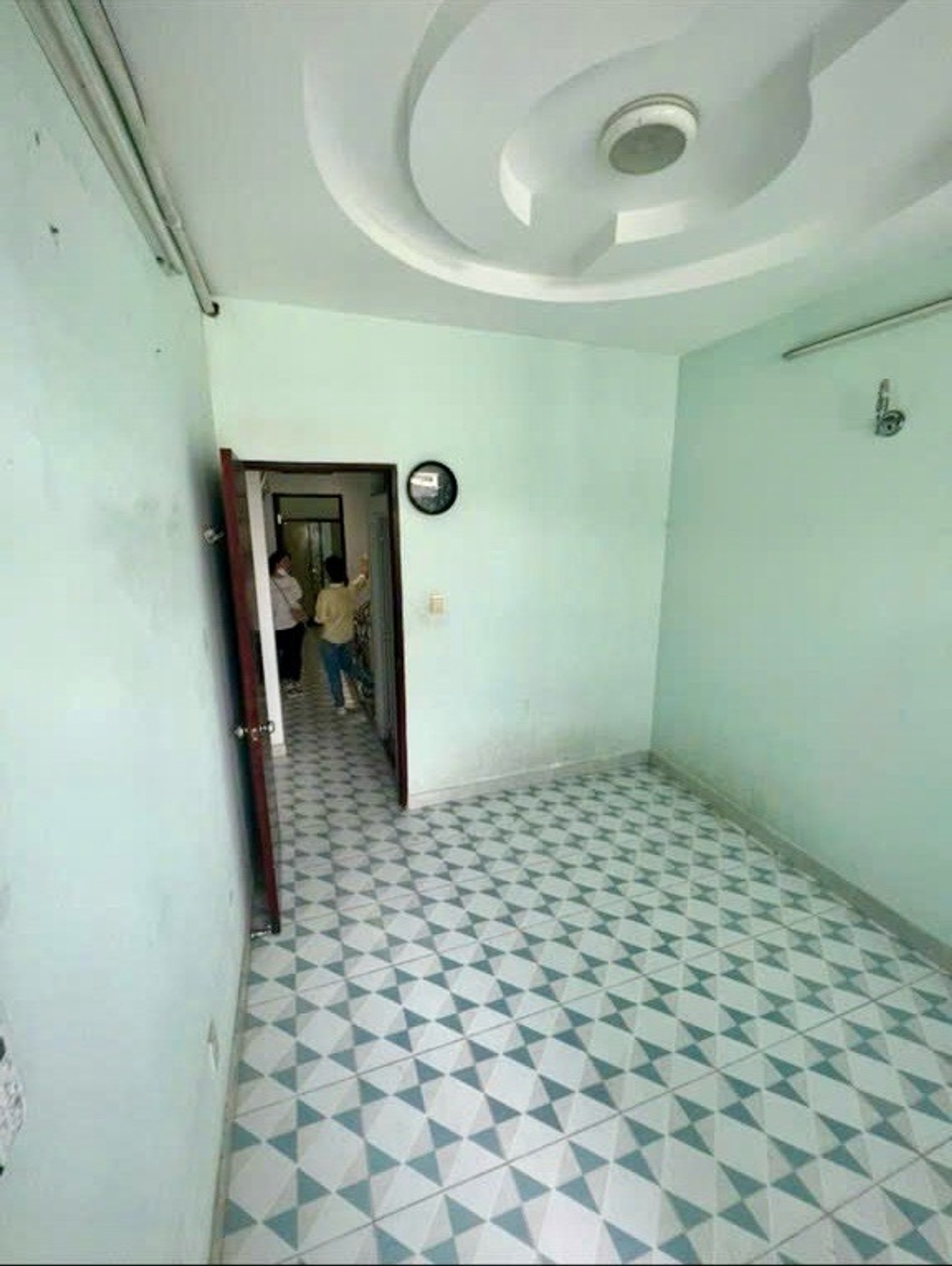 Bán nhà CHDV 4 tầng, 8 phòng ngủ, thu nhập ổn định tại Xóm Chiếu