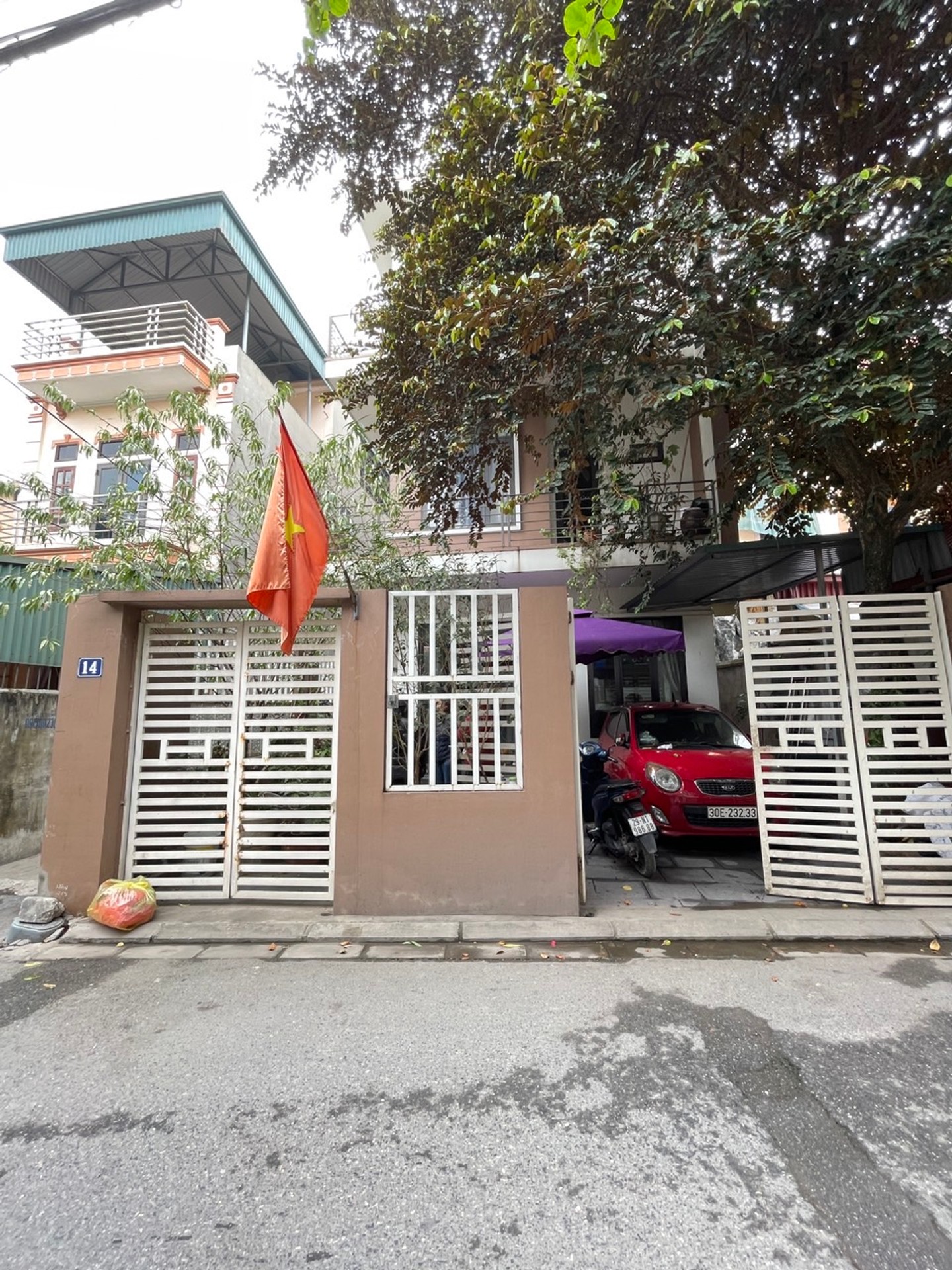 Cực phầm nhà lô góc Dương hà - hàng xóm ninh hiệp ngõ thông các ngả ô tô lao tận nhà --
