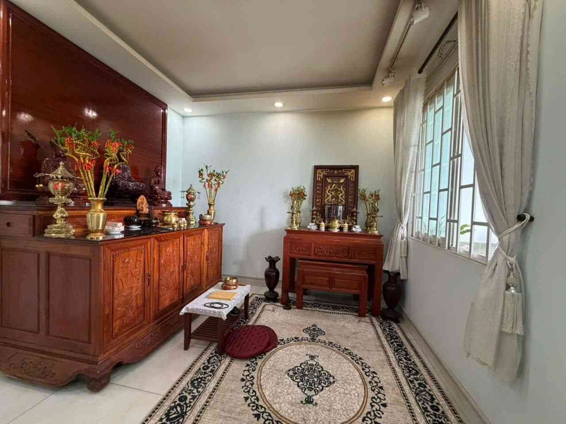 Nhà phố rộng rãi 4 tầng ngay trung tâm Quận 6