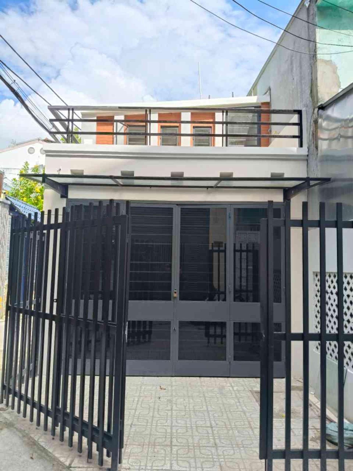NHỈNH 2T CÓ NGAY NHÀ SÀI GÒN, SÁT NGÃ TƯ GA, Q12. ĐƯỜNG XE HƠI THÔNG KINH DOANH.