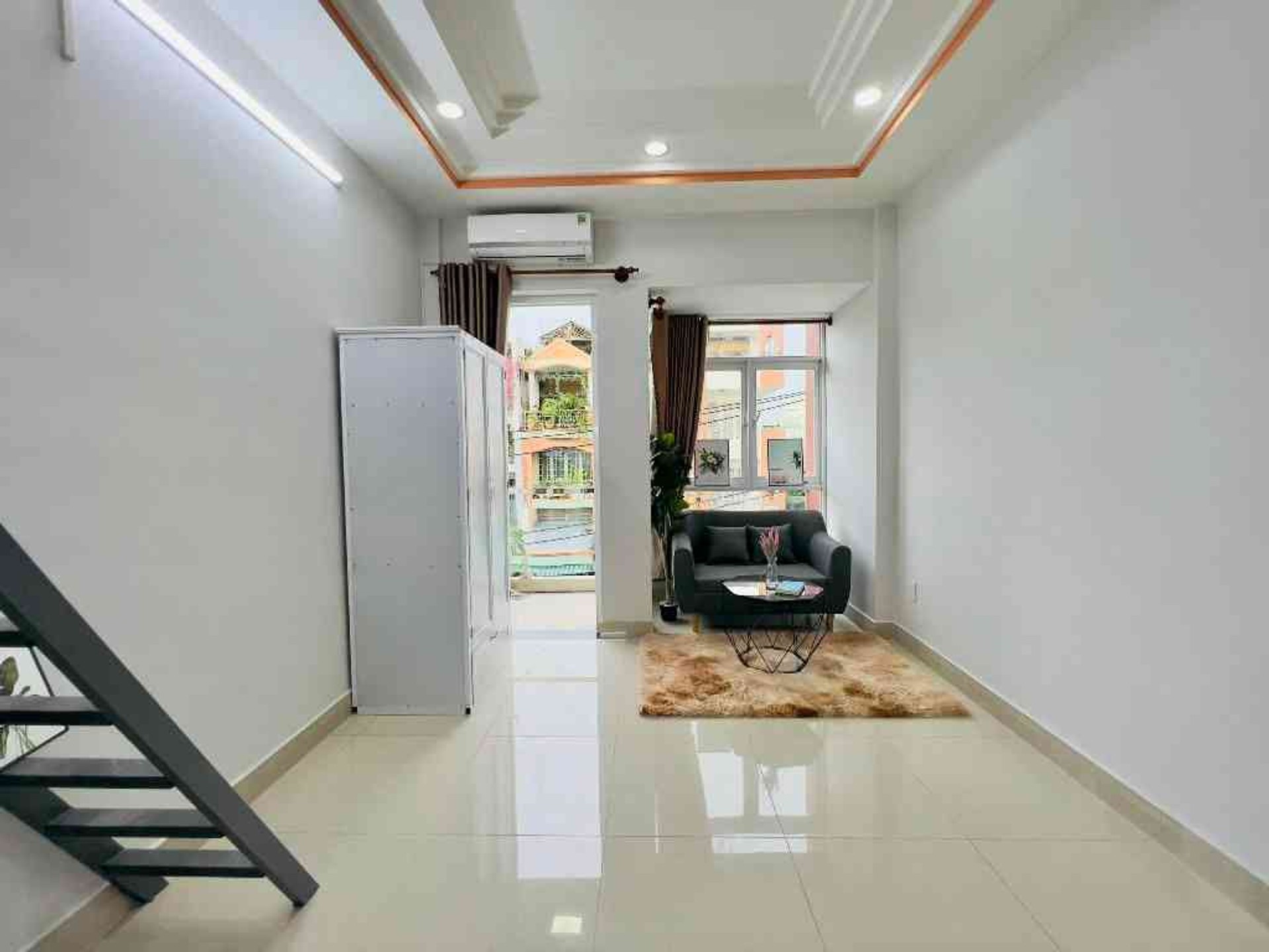 Bán nhà mặt phố 5 tầng 67m2, giá 8.6 tỷ tại khu vực trung tâm