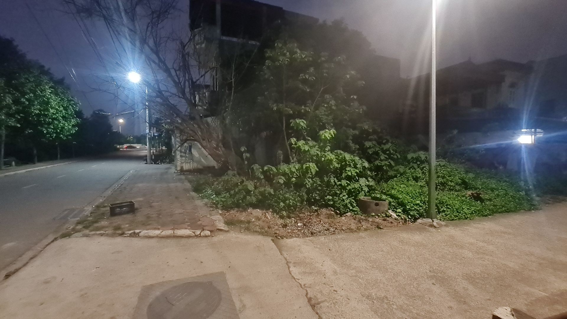 Bán đất 80m2 lô góc hai mặt thoáng tại Hoàng Long