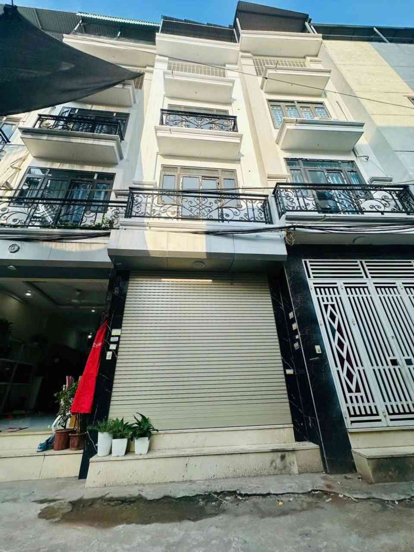 Bán shophouse 5 tầng 30m² giá 3,75 tỷ tại Chúc Sơn