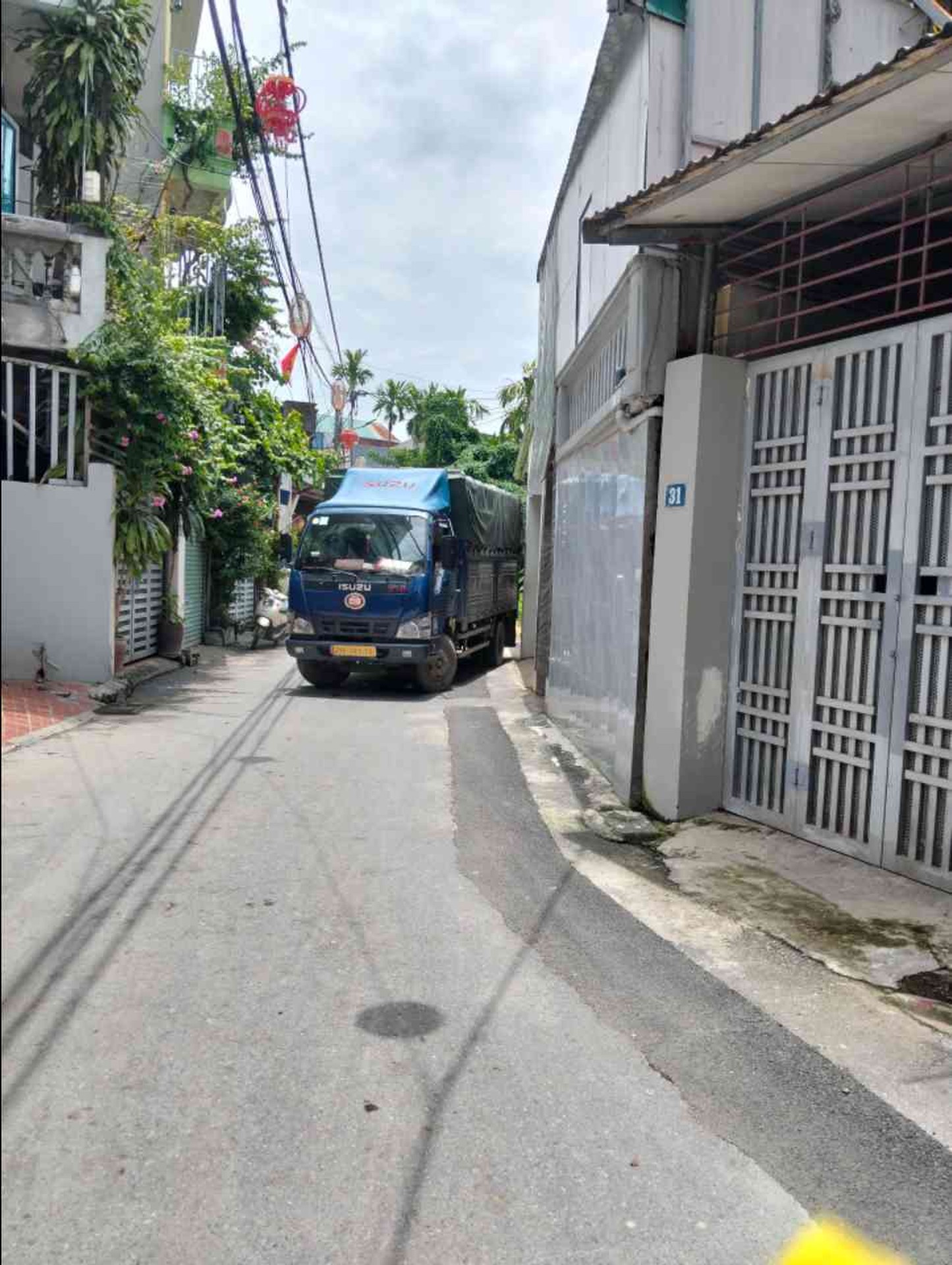 Nhà góc 5 tầng hiện đại, kinh doanh tuyệt vời tại trung tâm