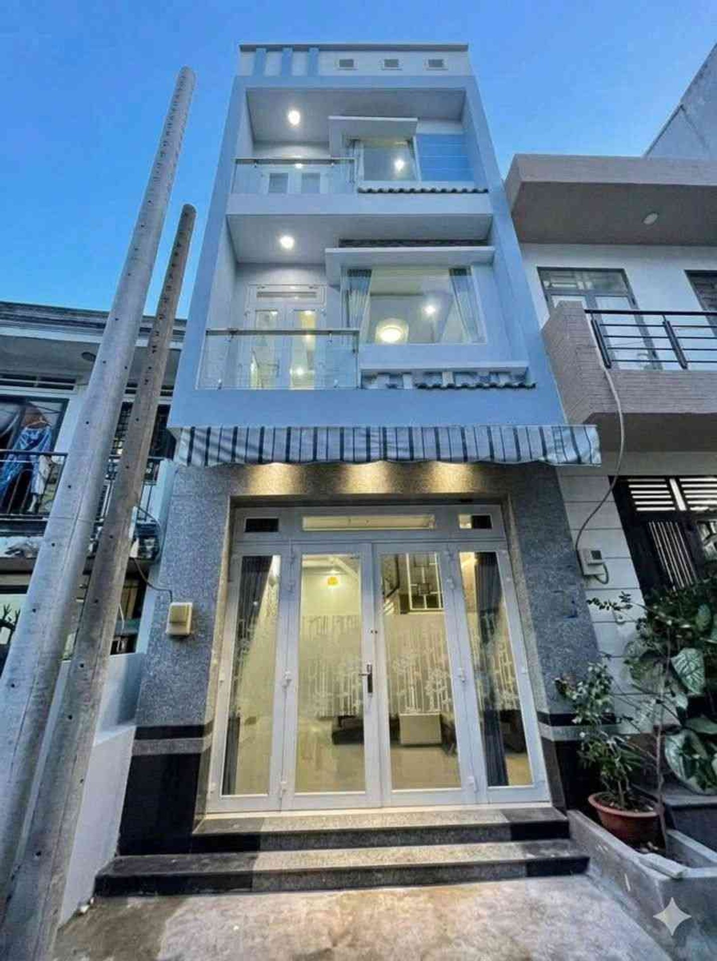 Cơ Hội Vàng Sở Hữu Nhà Mặt Phố 3 Tầng Đẹp Ngay Gò Xoài