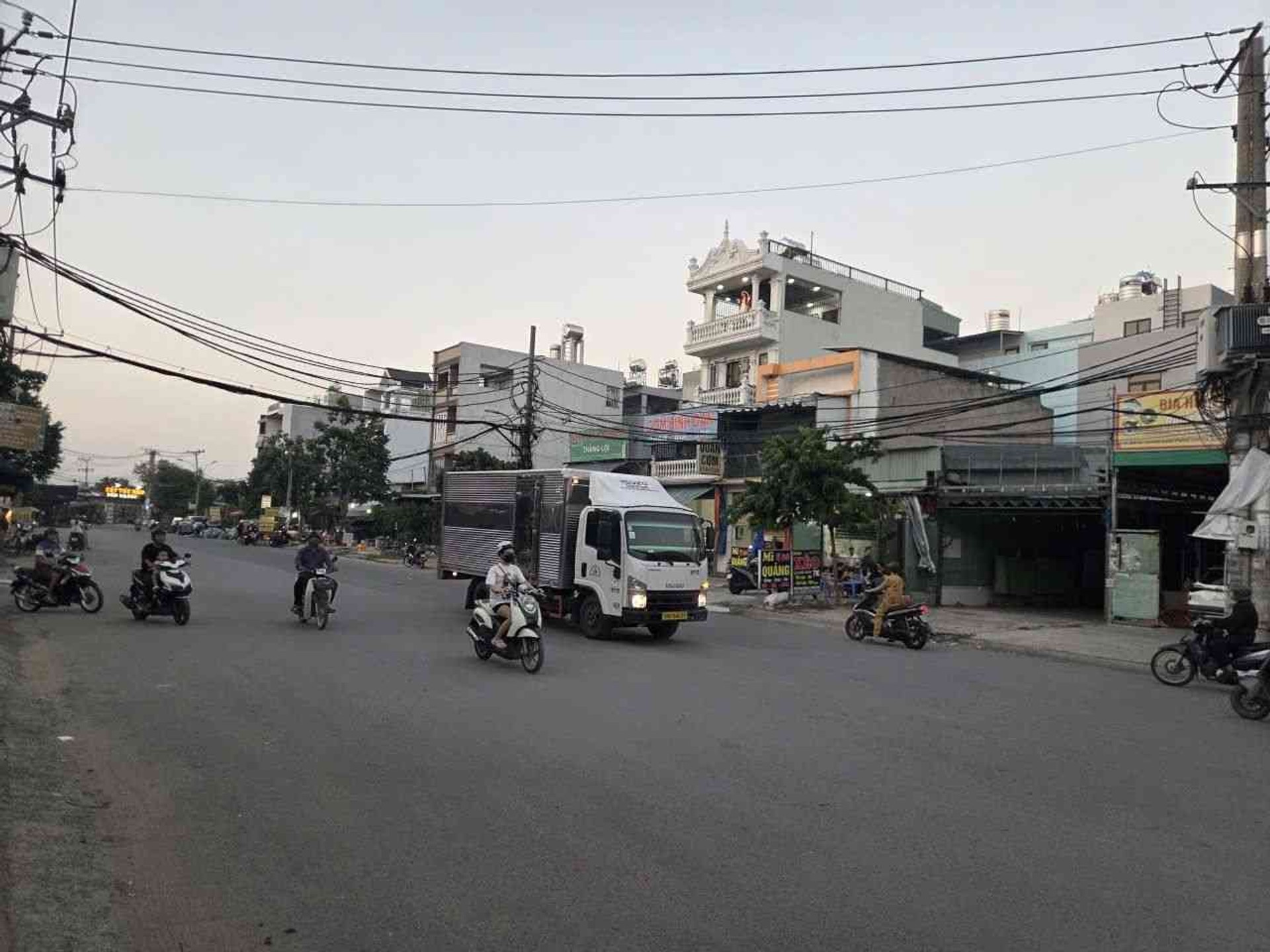 Bán đất lô góc mặt tiền kinh doanh tại phường Bình Thành, KDC Vĩnh Lộc, mặt tiền 15m