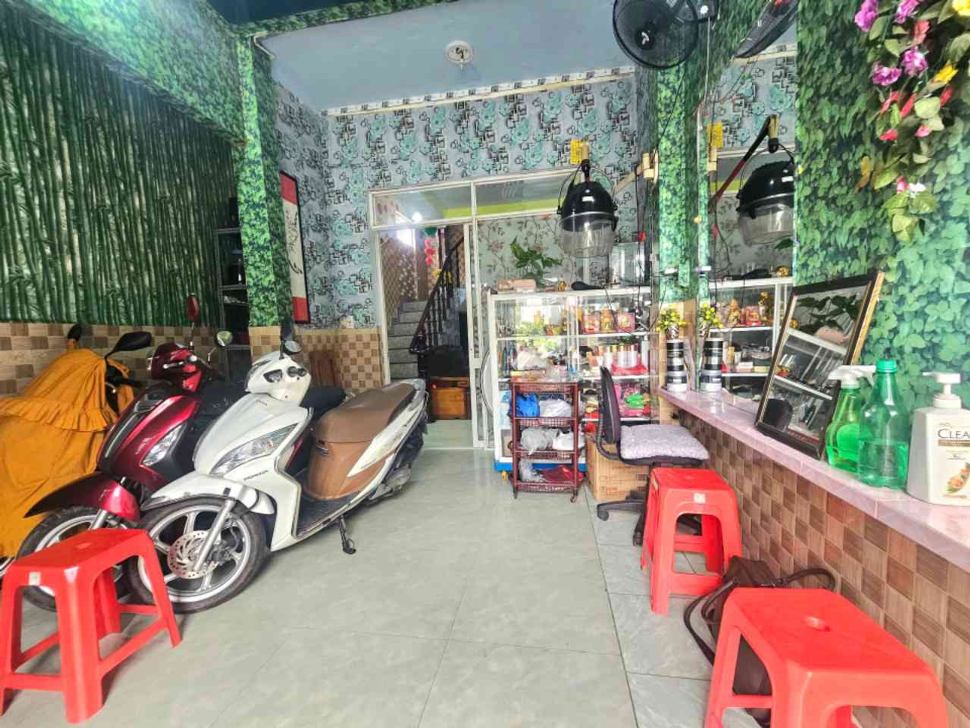 Bán nhà 2 tầng 50,8m2 hẻm xe tải thông qua KĐT Vạn Phúc City giá 5,3 tỷ