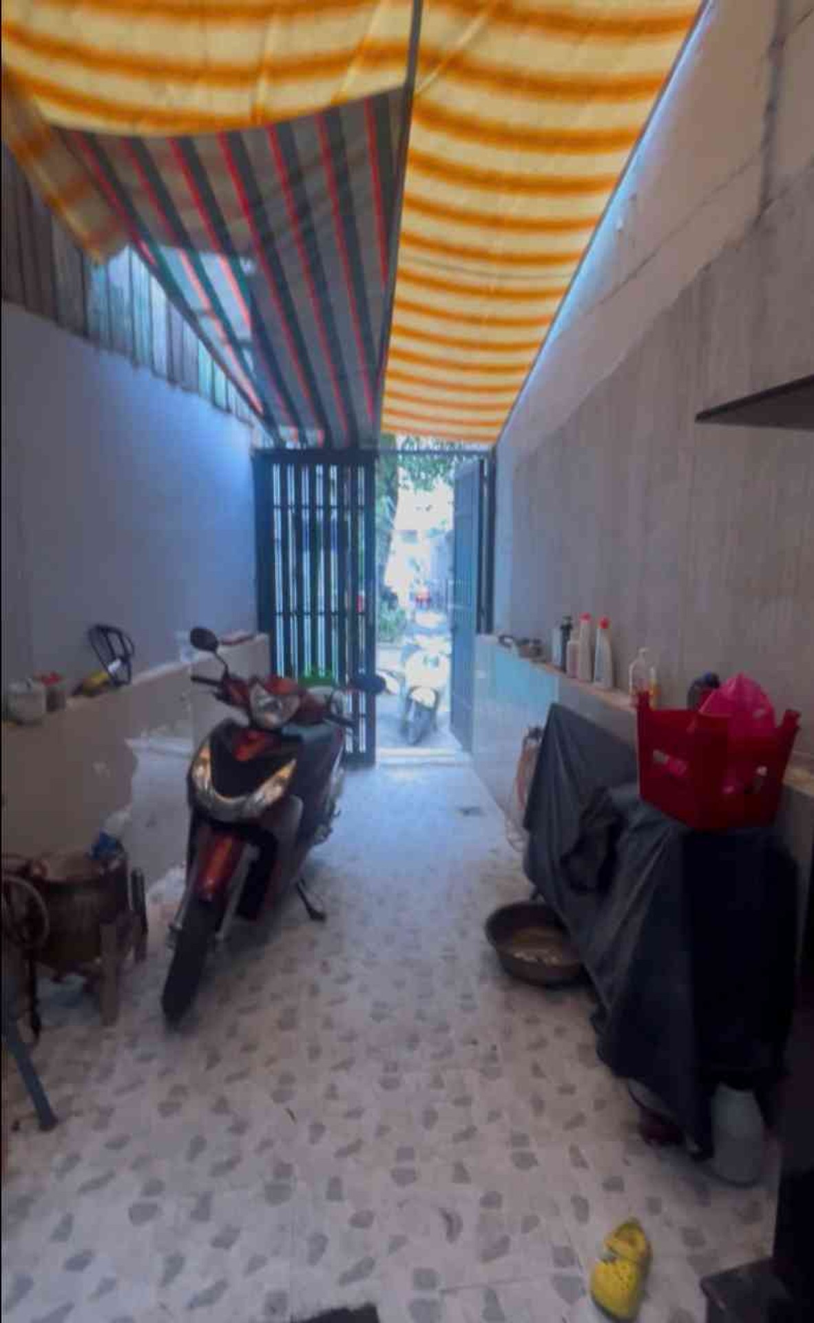 Cơ hội sở hữu nhà 2 mặt hẻm rộng, vị trí vàng Quận 5 giá chỉ 6,8 tỷ