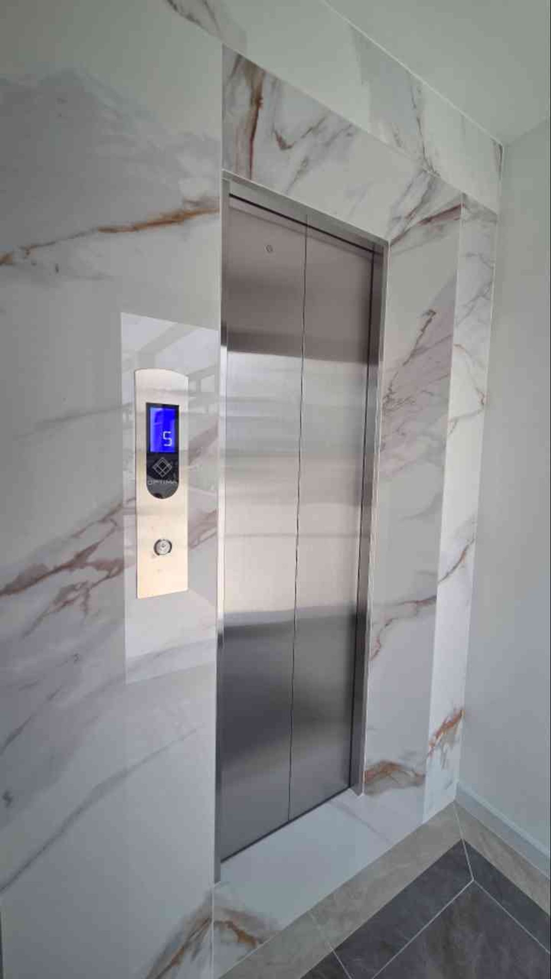 Nhà 4 lầu, Hẻm Ô tô, thiết kế sang trọng, thang máy bên trong tại Bạch Đằng, Gia Định. Full nộithất