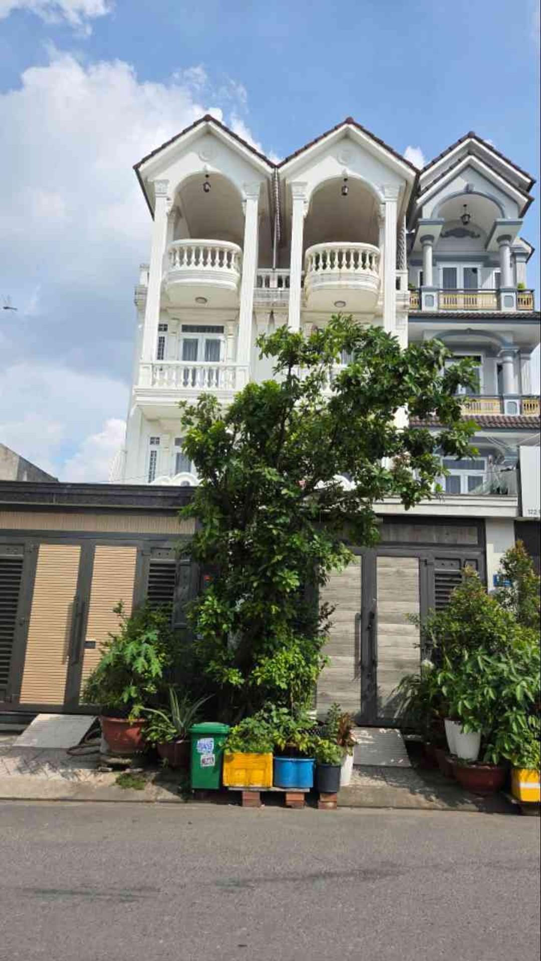 Bán nhà mặt phố phường Thới An, 96m2, 4 tầng, mặt tiền 4m, nội thất cao cấp