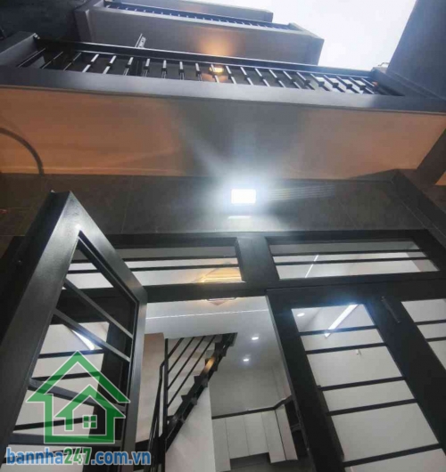 CHỈ 3,2 TỶ – LẠC LONG QUÂN – GẦN BẢY HIỀN – NHÀ MỚI XÂY 3 TẦNG – 2PN – SỔ RIÊNG