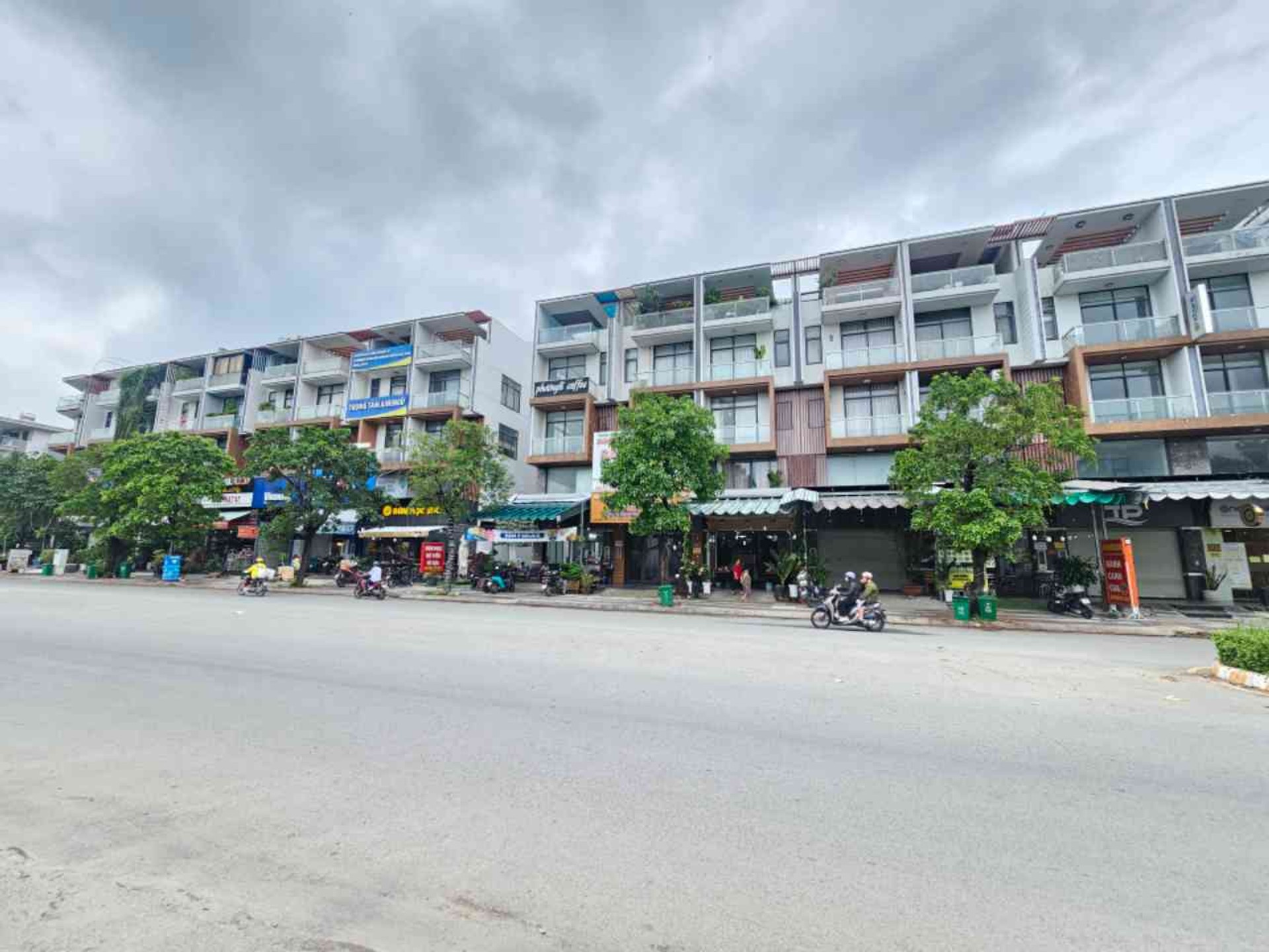 Nhà mặt phố đẳng cấp tại Mizuki Park – phù hợp ở & kinh doanh