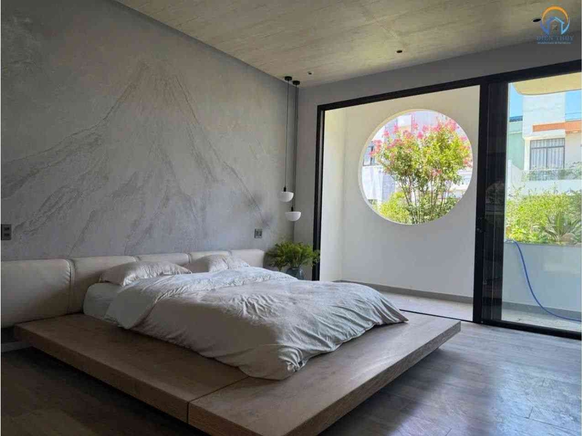 VILLA ĐẸP - MỚI - 3 TẦNG FULL NỘI THẤTCAO CẤP - HỒ BƠI - ĐỐI DIỆN CÔNG VIÊN KHU NAM NGUYỄN TRI PHƯ