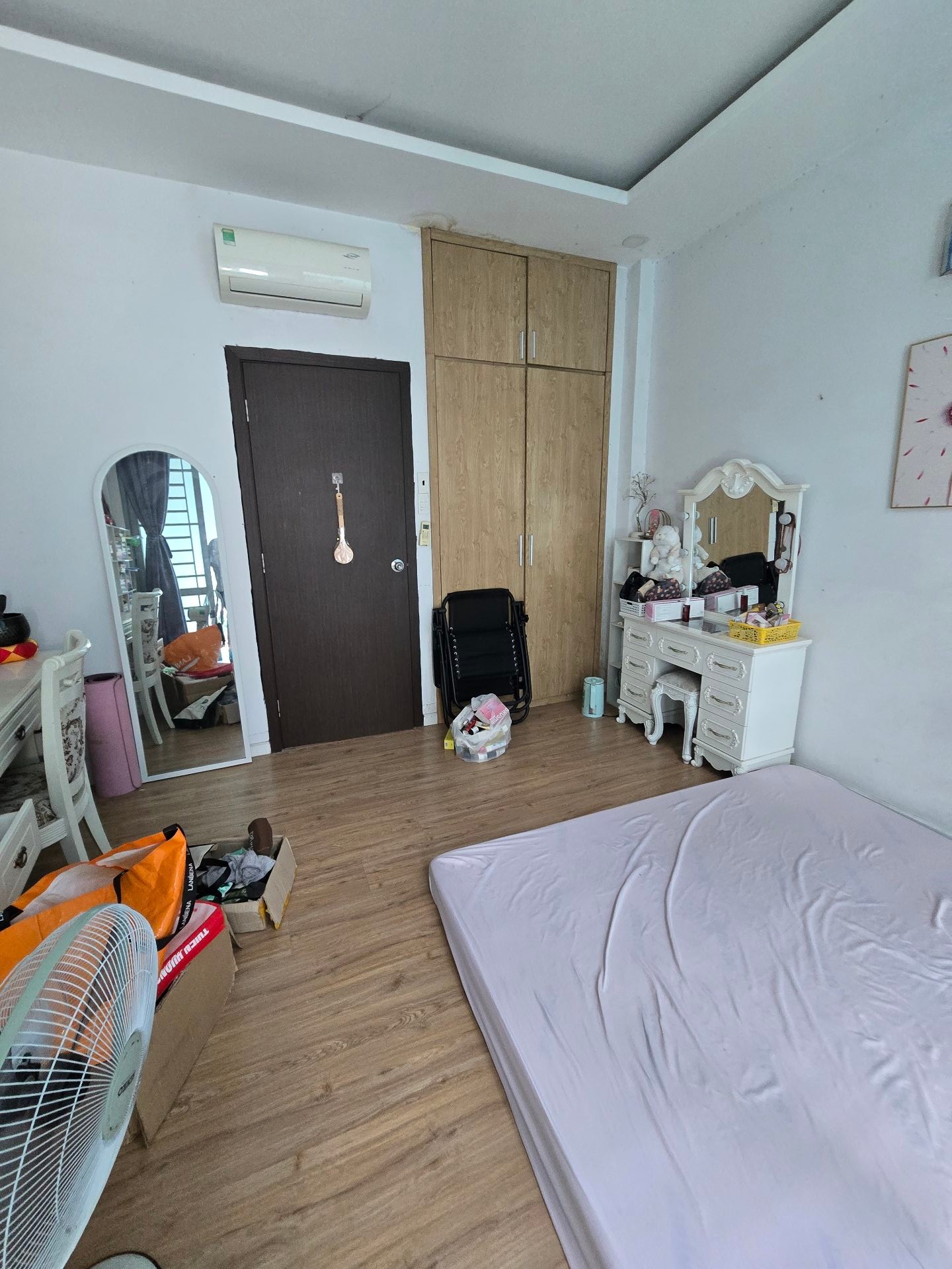 Bán nhà 4 tầng, 4 phòng ngủ tại Tân Phú, gần Big C