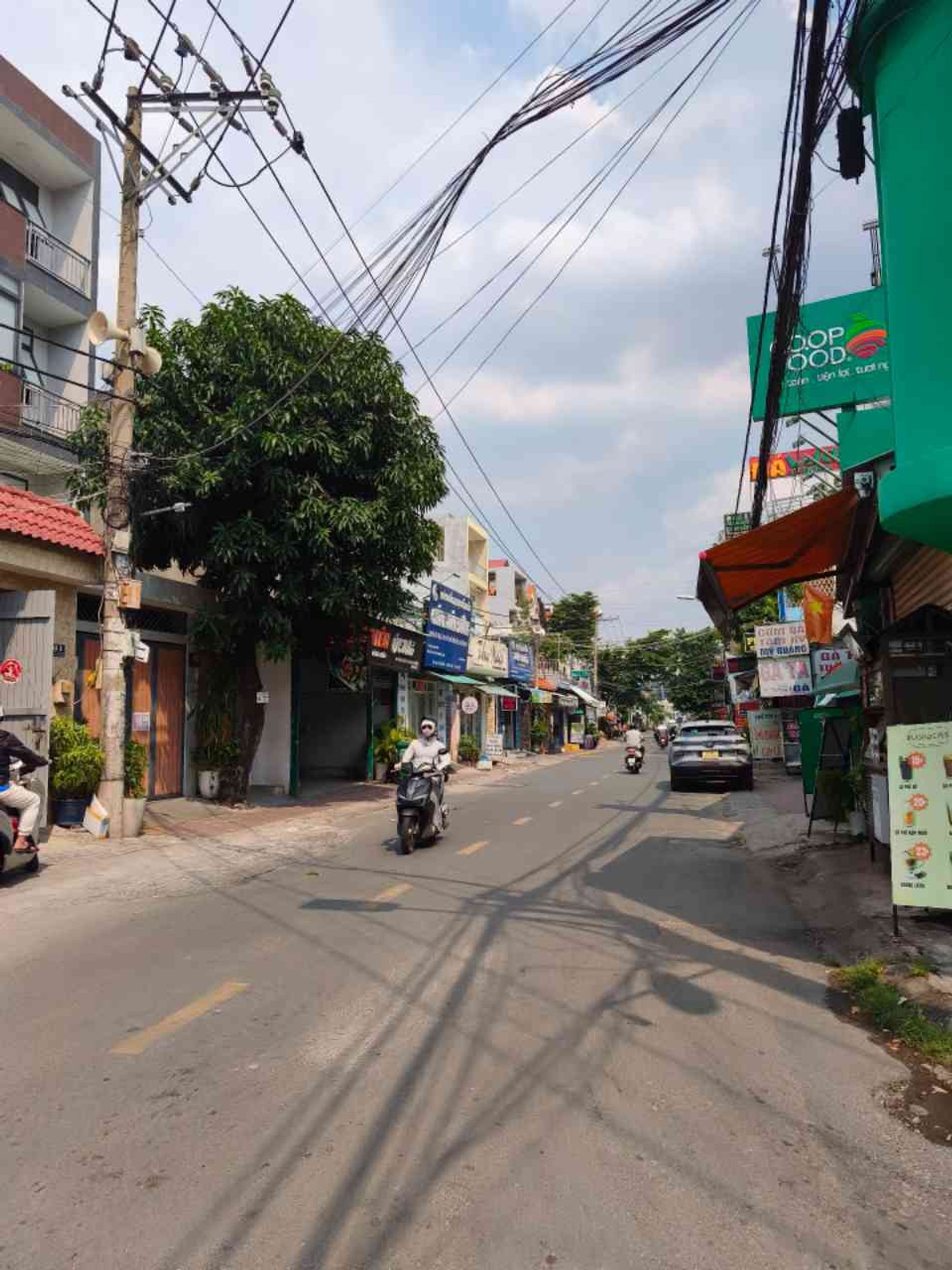 Nhà mặt phố rộng rãi sát Lê Văn Việt - kinh doanh đỉnh tại Tăng Nhơn Phú