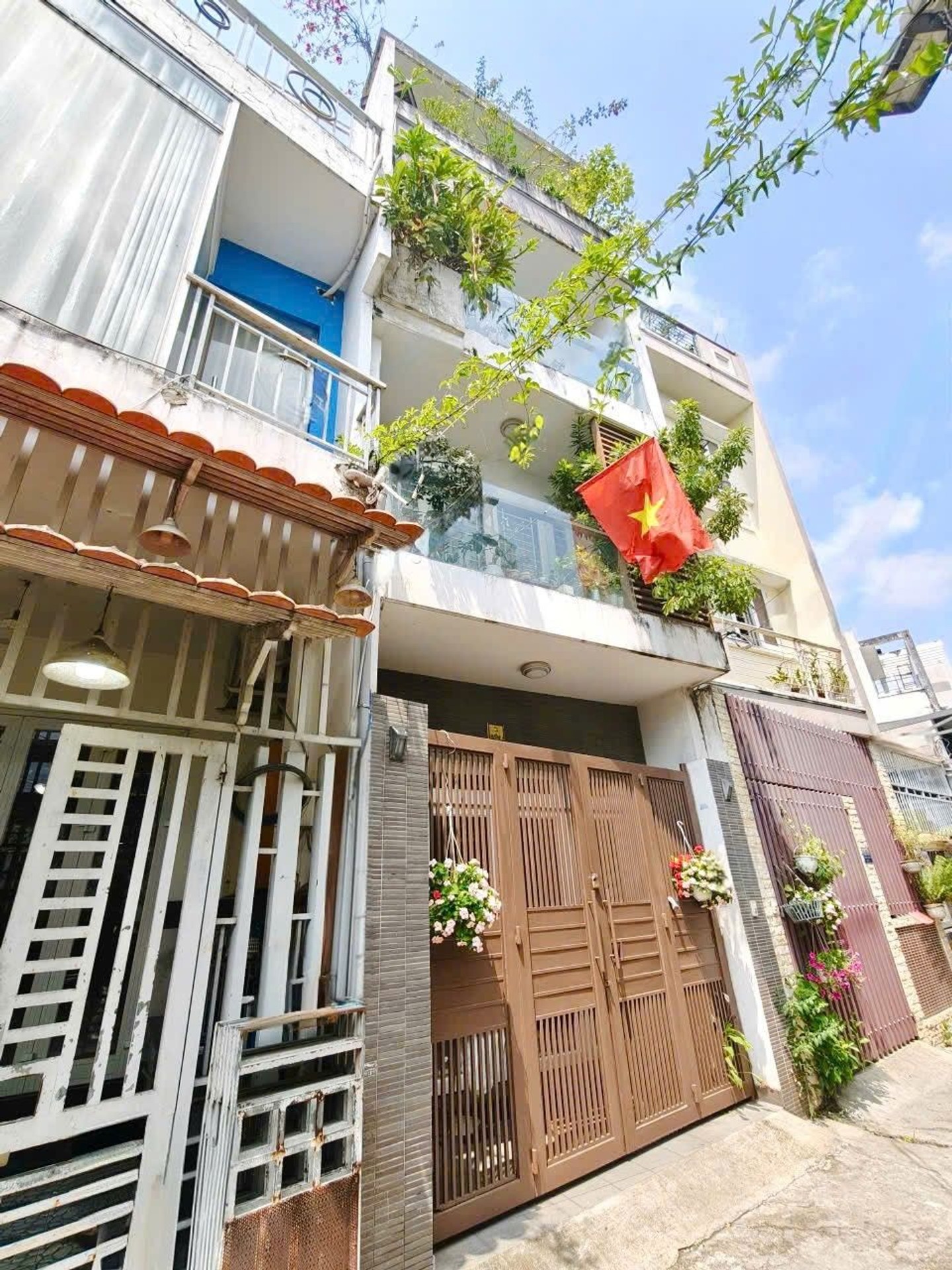 Bán nhà 3 tầng đường Trương Văn Thành - Hiệp Phú - ngã tư Thủ Đức 80m2 full thổ cư giá 5 tỷ 5.