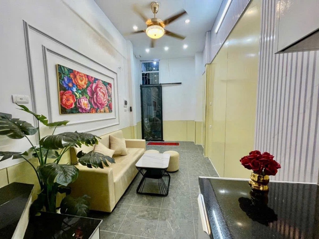Bán nhà riêng 5 tầng 3 phòng ngủ mặt ngõ Trương Định, Hai Bà Trưng