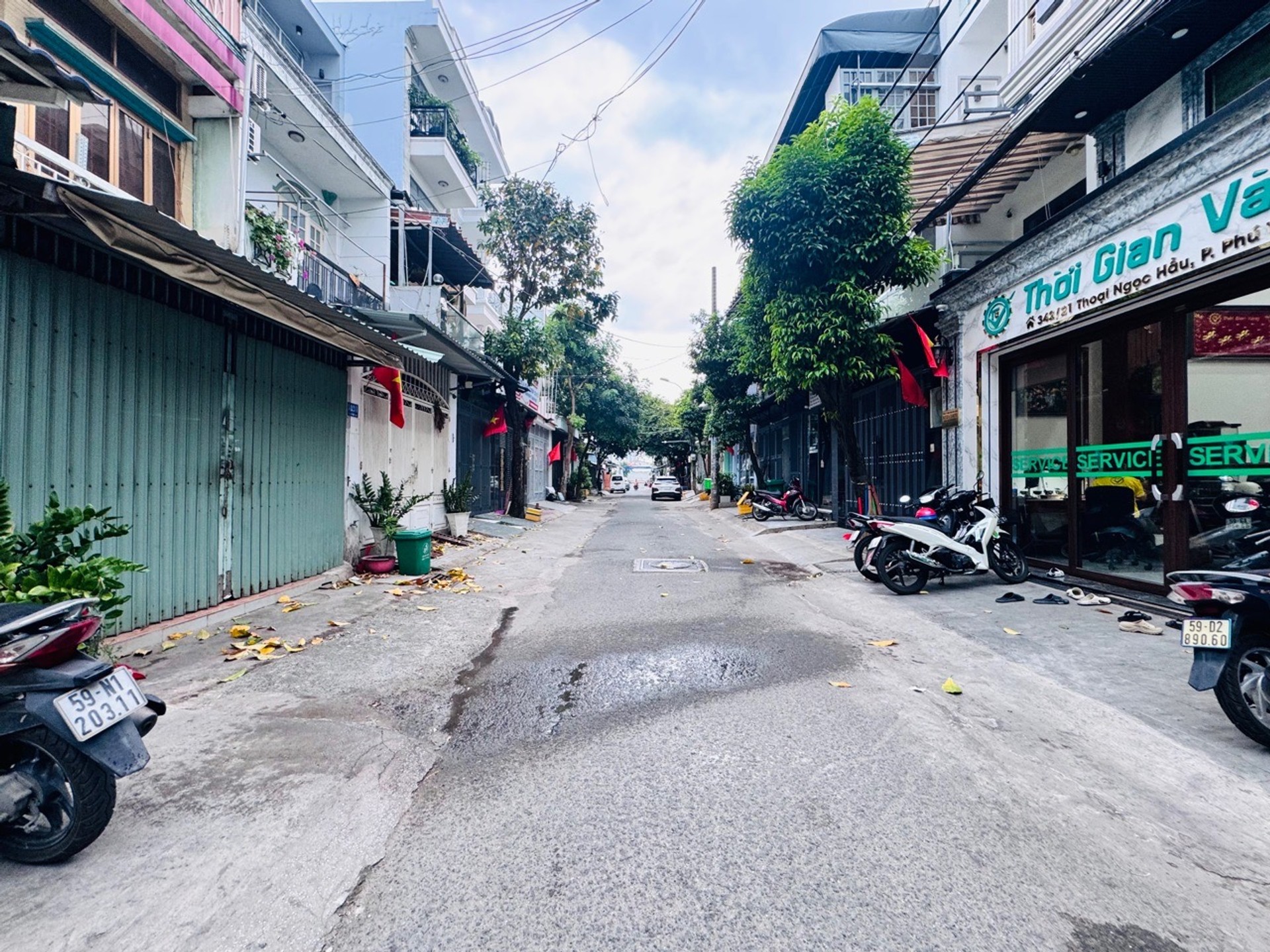 Nhà 3 tầng hẻm rộng sát Bình Long, Phú Thạnh, Tân Phú