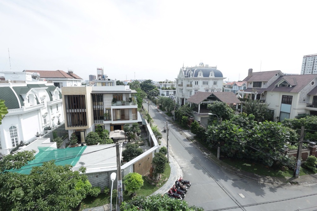 Bán nhà mặt phố lô góc 2 mặt tiền tại Bình Hưng Hòa B, diện tích 177,5 m2, kinh doanh đa ngành