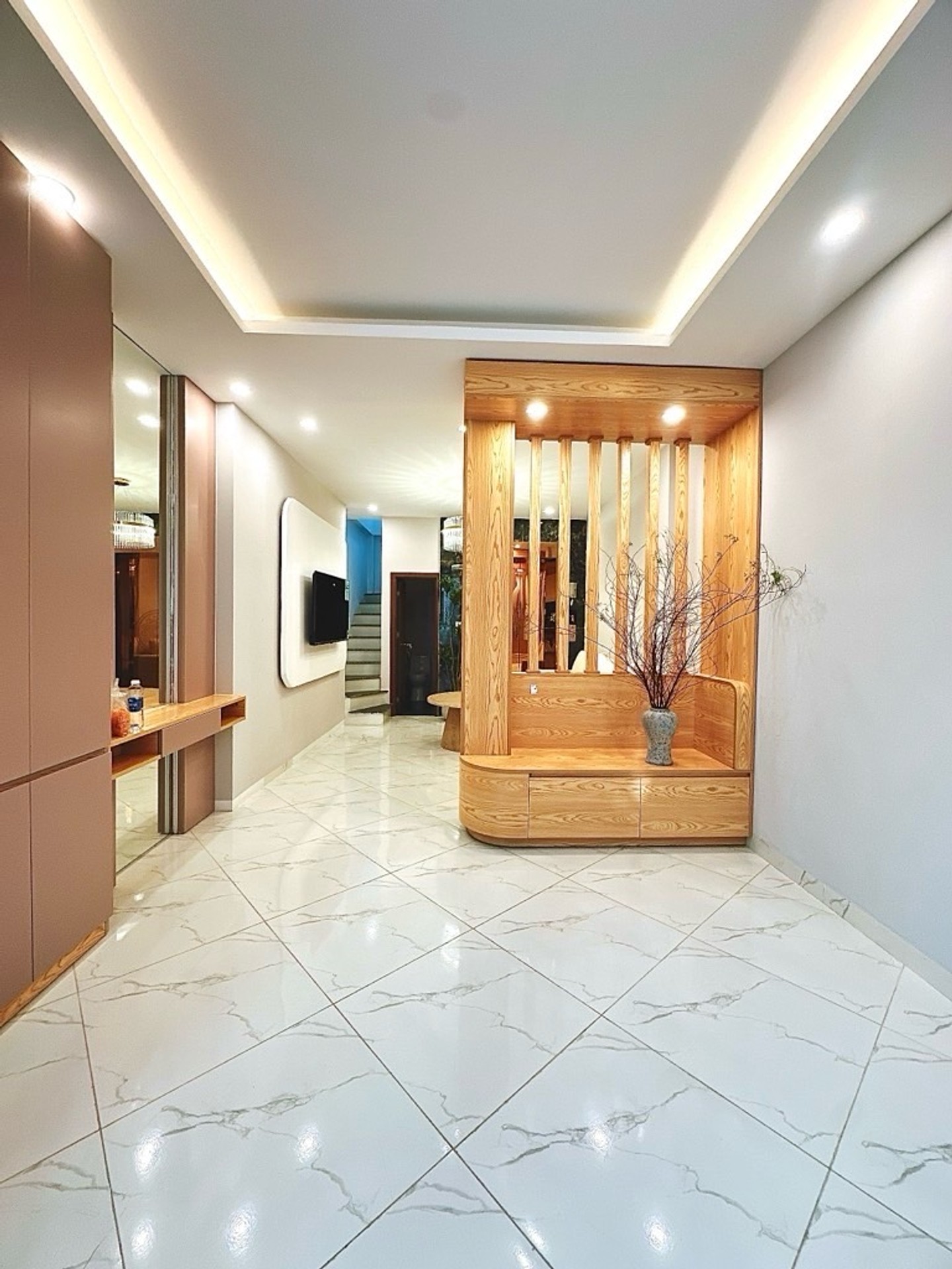 Nhà mới 6 tầng thang máy gần ô tô Nguyễn Văn Linh