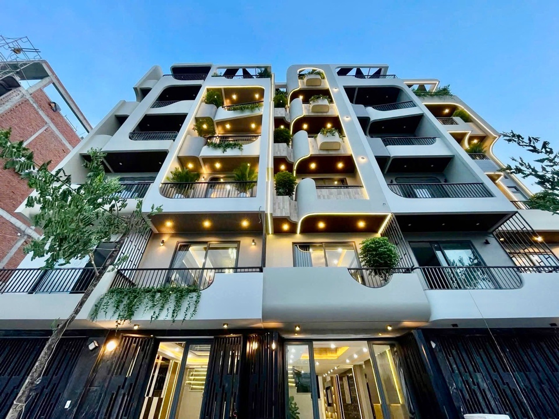 Bán nhà riêng 6 tầng có thang máy, diện tích 74m2 tại phường An Phú Đông, Quận 12
