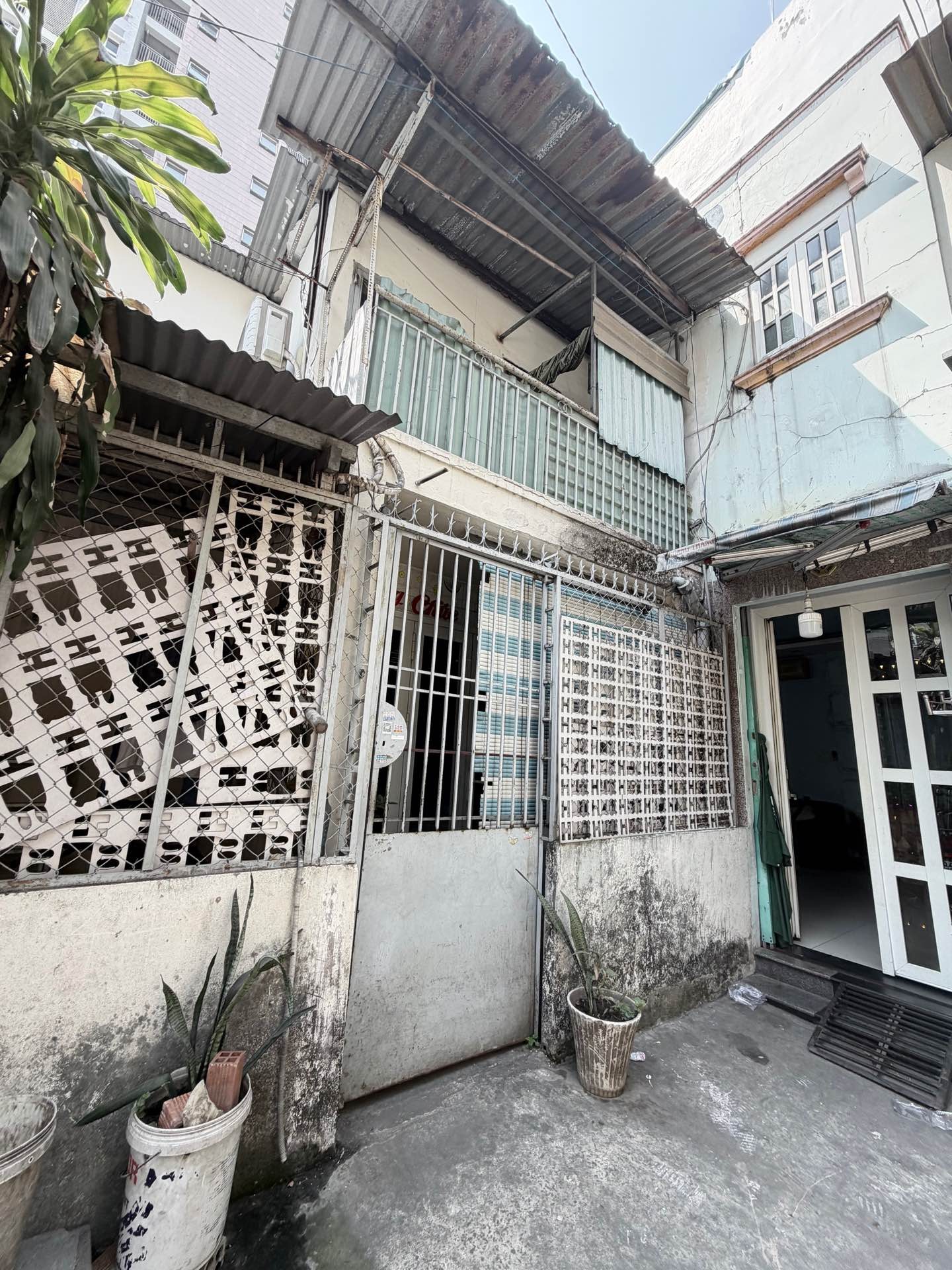 Nhà 2 tầng hẻm xe hơi Luỹ Bán Bích, diện tích 45m2, giá 5,36 tỷ