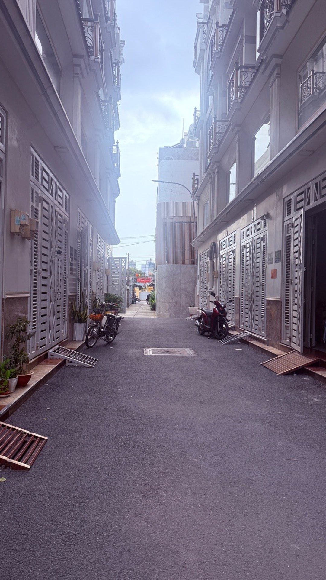 Nhà 5 tầng hiện đại, hẻm xe hơi Quận 8 chỉ 10,7 tỷ