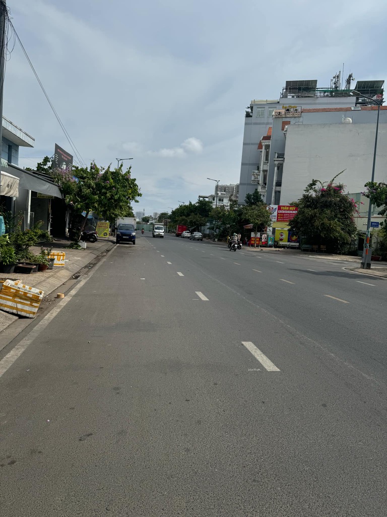 Bán nhà mặt phố 2 mặt tiền tại Tân Phú, giá 9,4 tỷ