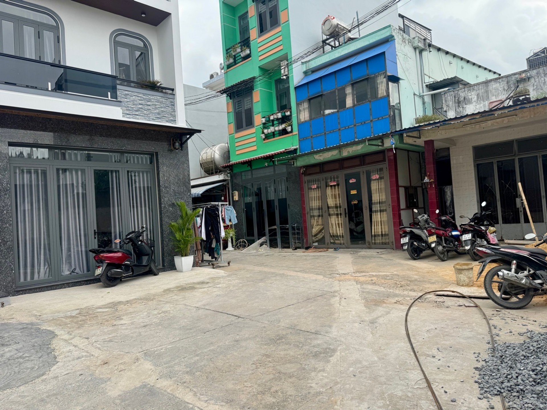 Bán nhà 2 tầng 62m2 hướng Đông, hẻm ôtô rộng tại Thống Nhất