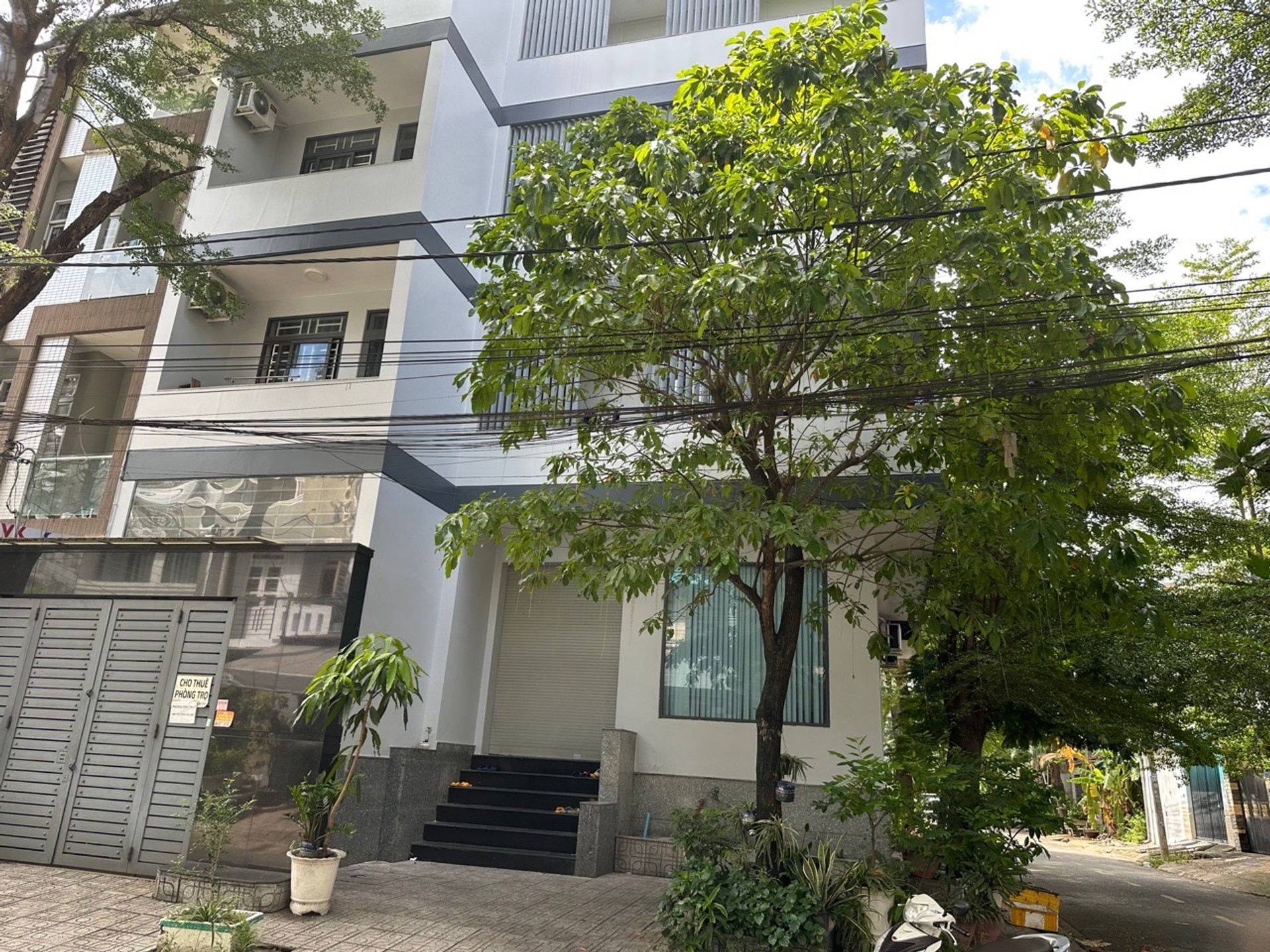 Bán văn phòng góc 2 mặt tiền tại Phường, diện tích 188m2, doanh thu 750 triệu/năm