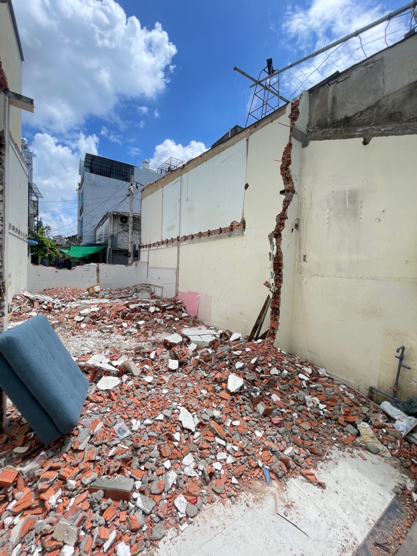 Bán nhà riêng tại phường, diện tích 61m² gần khu vực trung tâm, xây dựng mới tiện lợi
