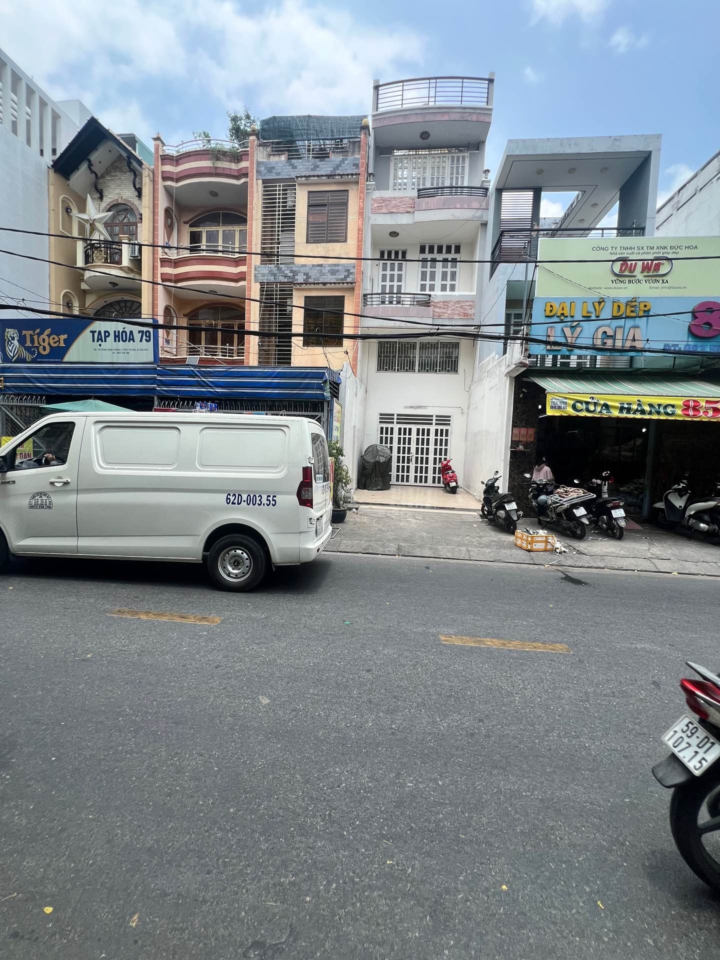 Nhà mặt phố 3 tầng, mặt tiền 4.2m tại Tân Phú, giá 13.1 tỷ