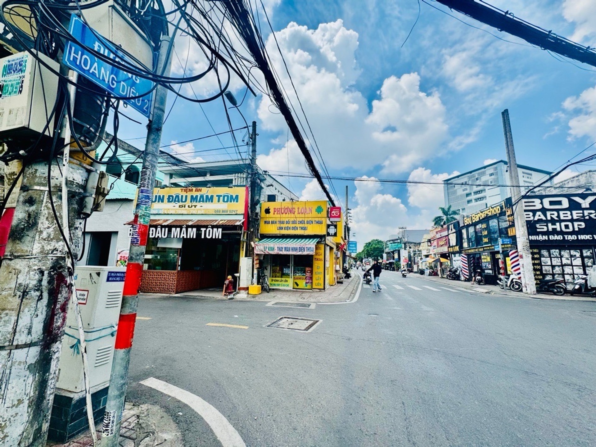 Nhà 2 Tầng Mặt Phố Kinh Doanh Sầm Uất Tại Linh Xuân