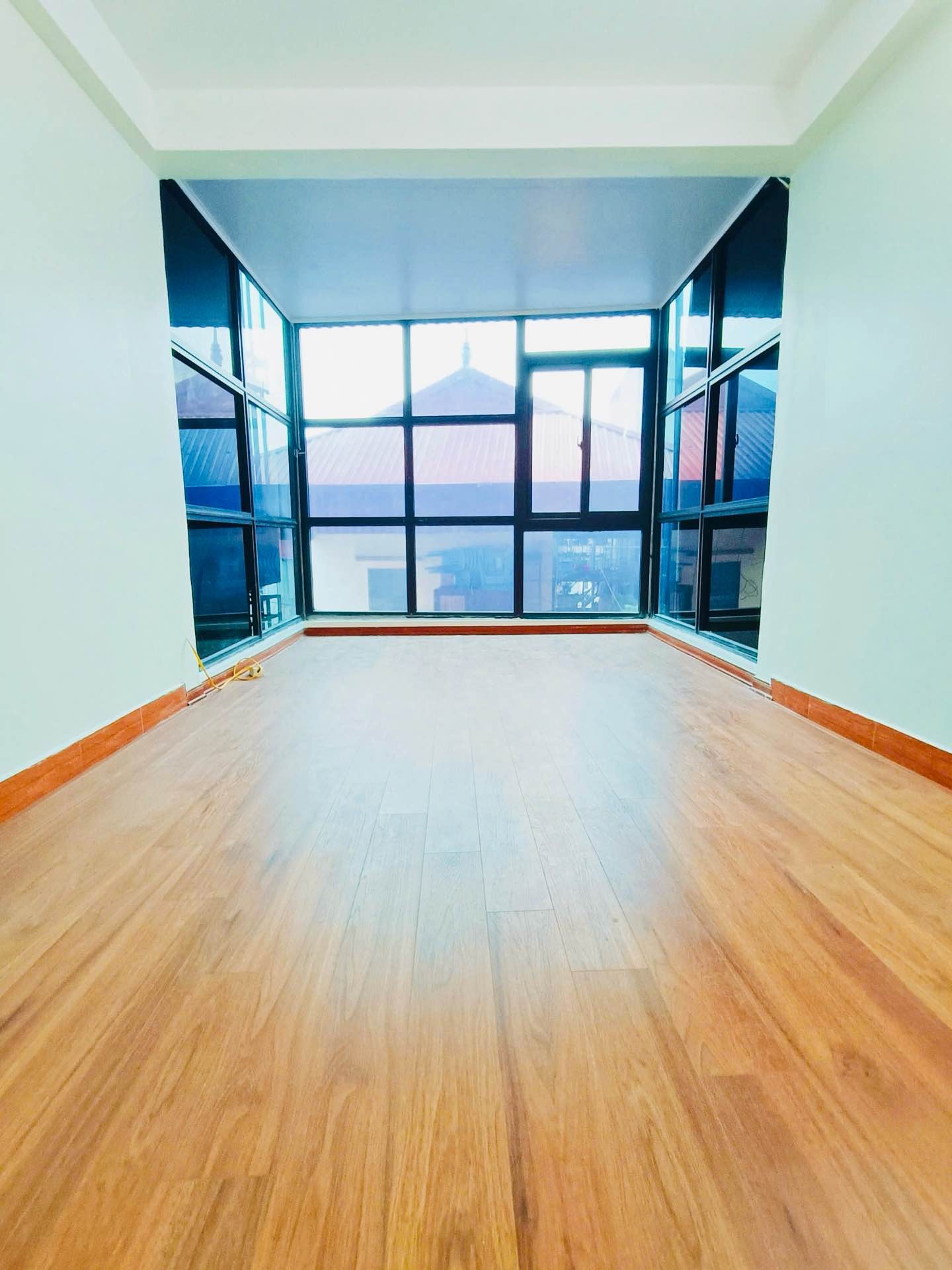Bán nhà gần chợ Mỗ Lao, công năng hợp lý, nhà dân xây chắc chắn, hơn 7 tỷ