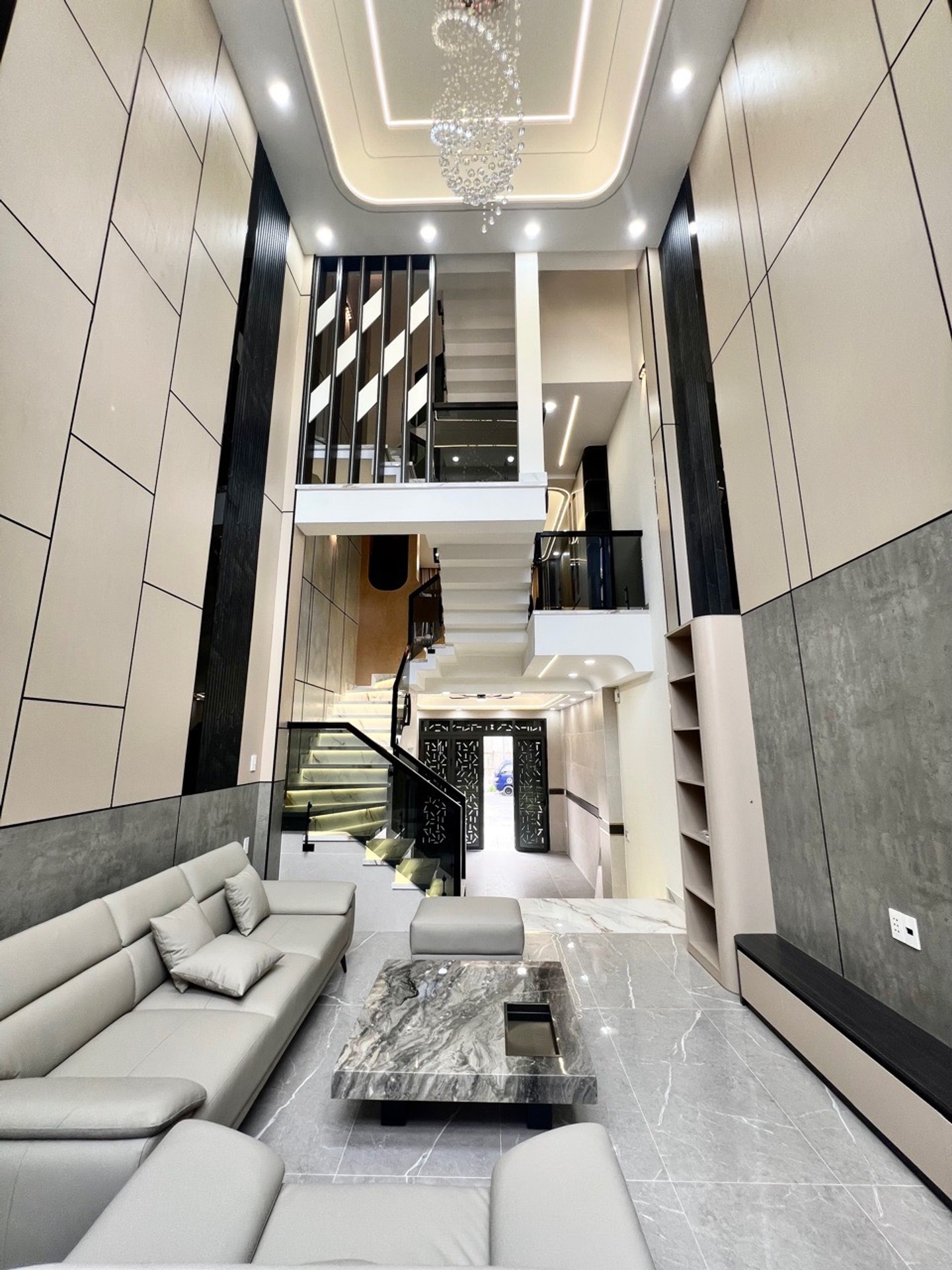Bán nhà 5 tầng sang trọng tại Tây Lân, Bình Tân, diện tích 54 m²