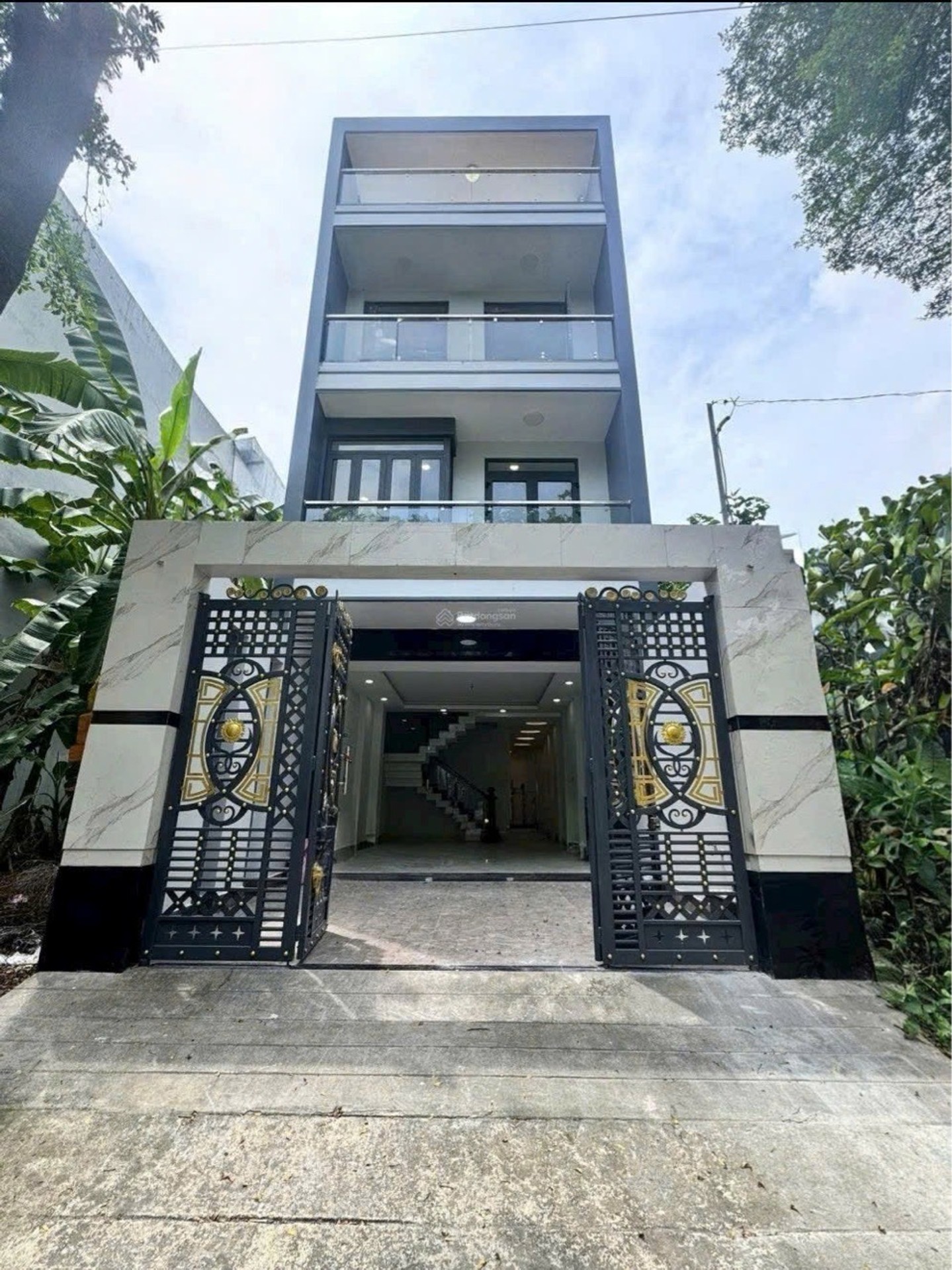 Nhà phố rộng rãi, tiện nghi giữa lòng Quận 8