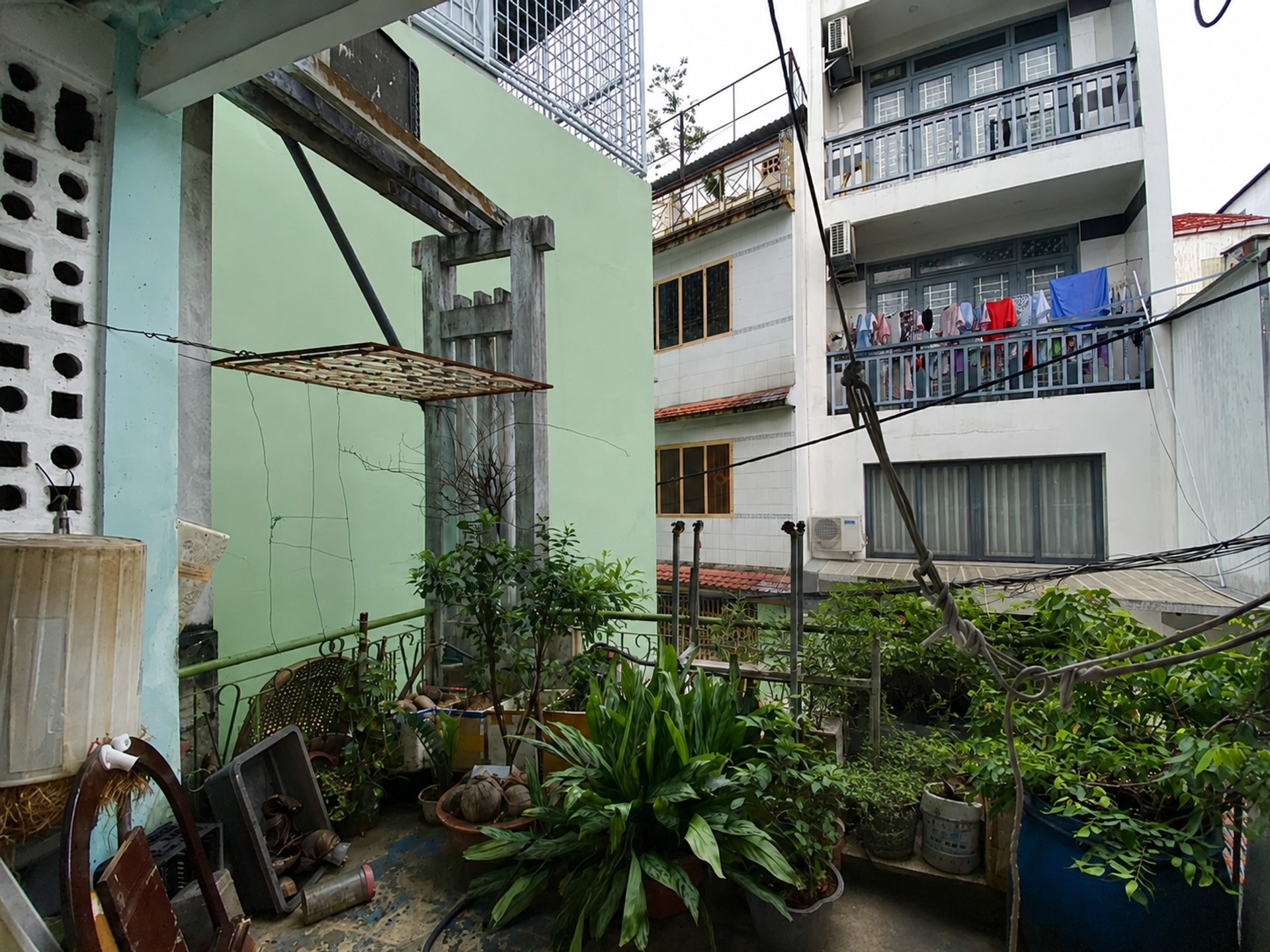 Bán nhà 2 tầng diện tích 78m2, xe hơi đỗ cửa tại Phú Trung