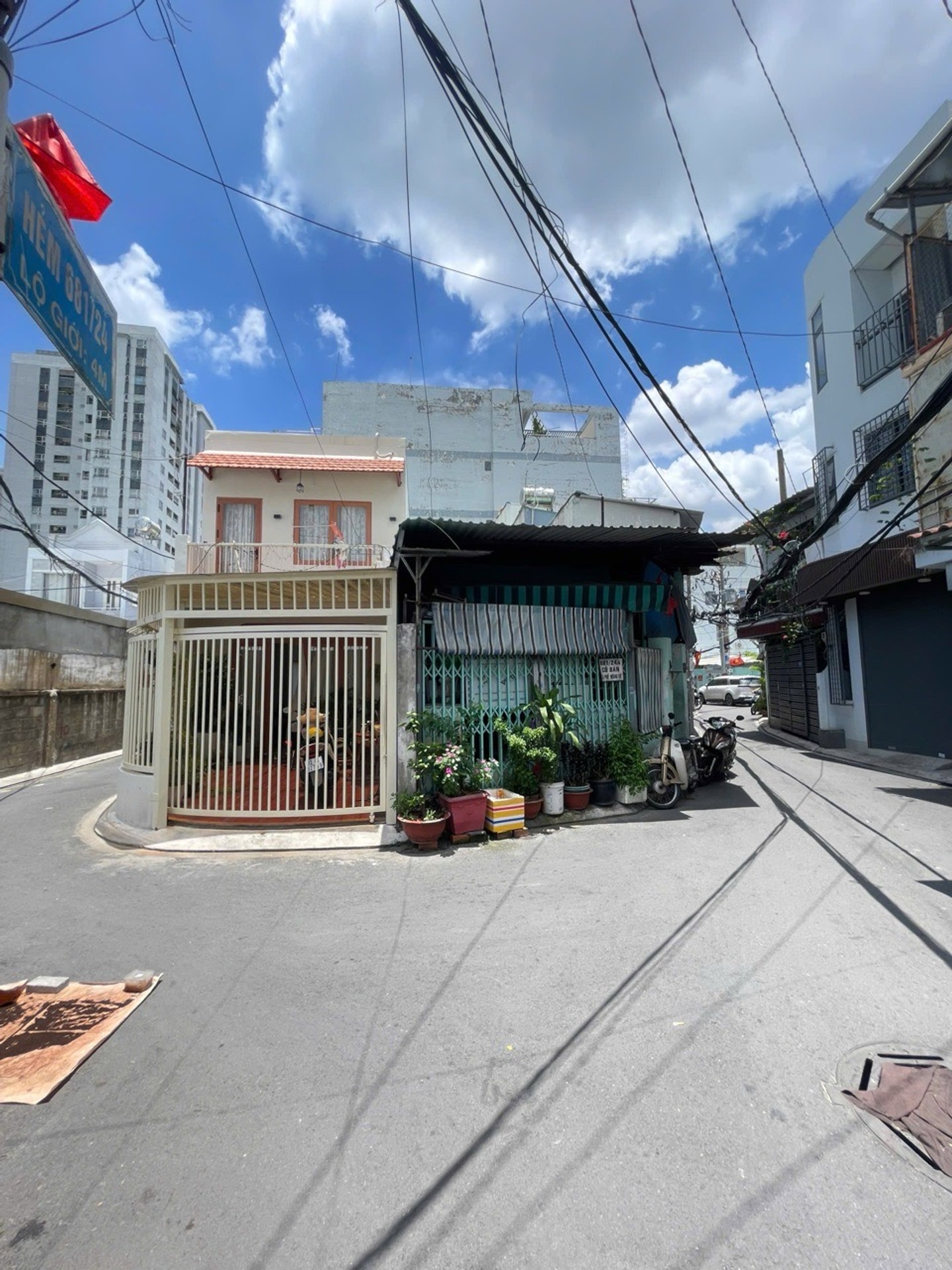 Bán nhà 2 tầng lô góc 2 mặt thoáng, diện tích 63m² tại quận Tây Hồ