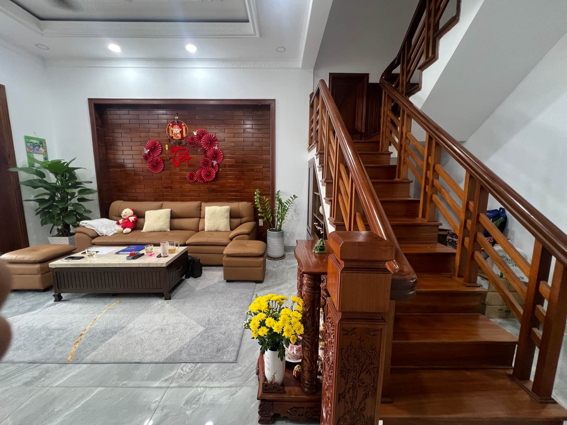 Bán nhà mặt phố ngành 4.8M, 3 tầng, 5PN, diện tích 116.6m2 tại trục quốc lộ 13 sát Vạn Phúc City