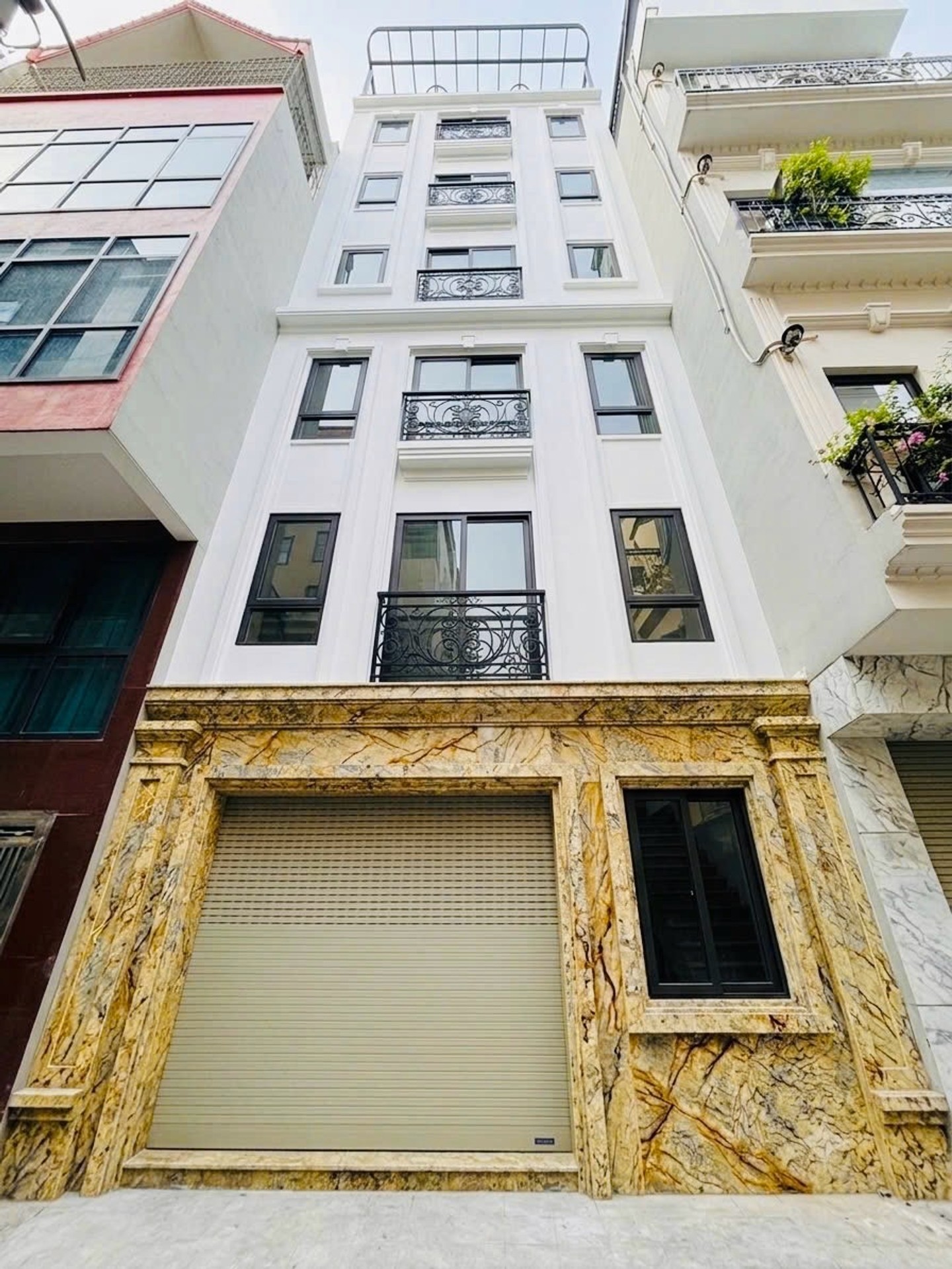 18,5 tỷ -Cơ hội sở hữu nhà 8 tầng thang máy ngay ngõ rộng Tân Mai hiếm có