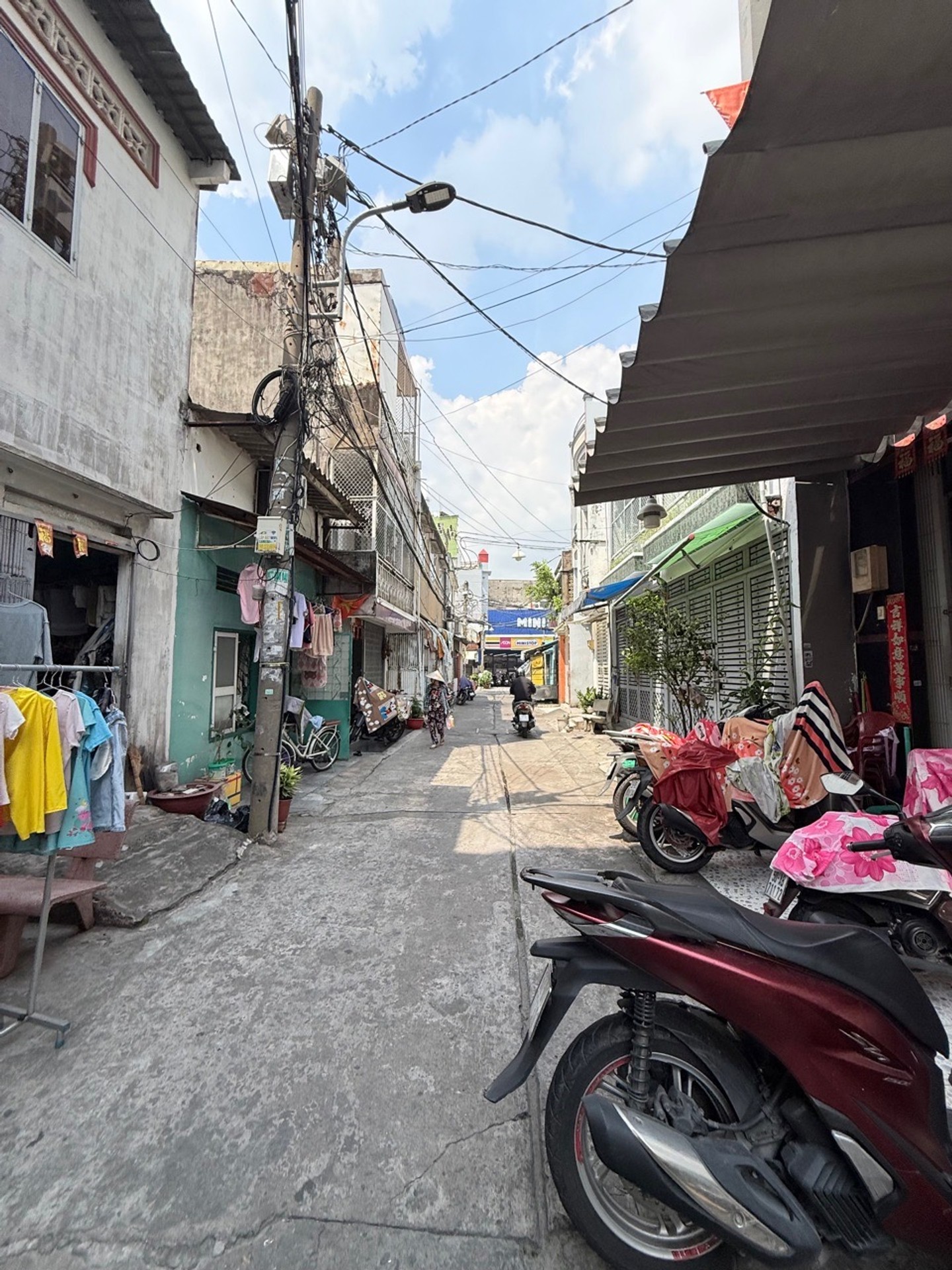 Nhà riêng 5 tầng, 98m2, thang máy, thích hợp ở và kinh doanh tại Tân Phú