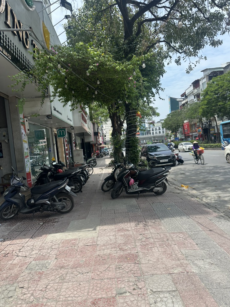 Nhà 3 tầng bán tại phường Nguyễn Văn Cừ phù hợp kinh doanh, ô tô vào nhà