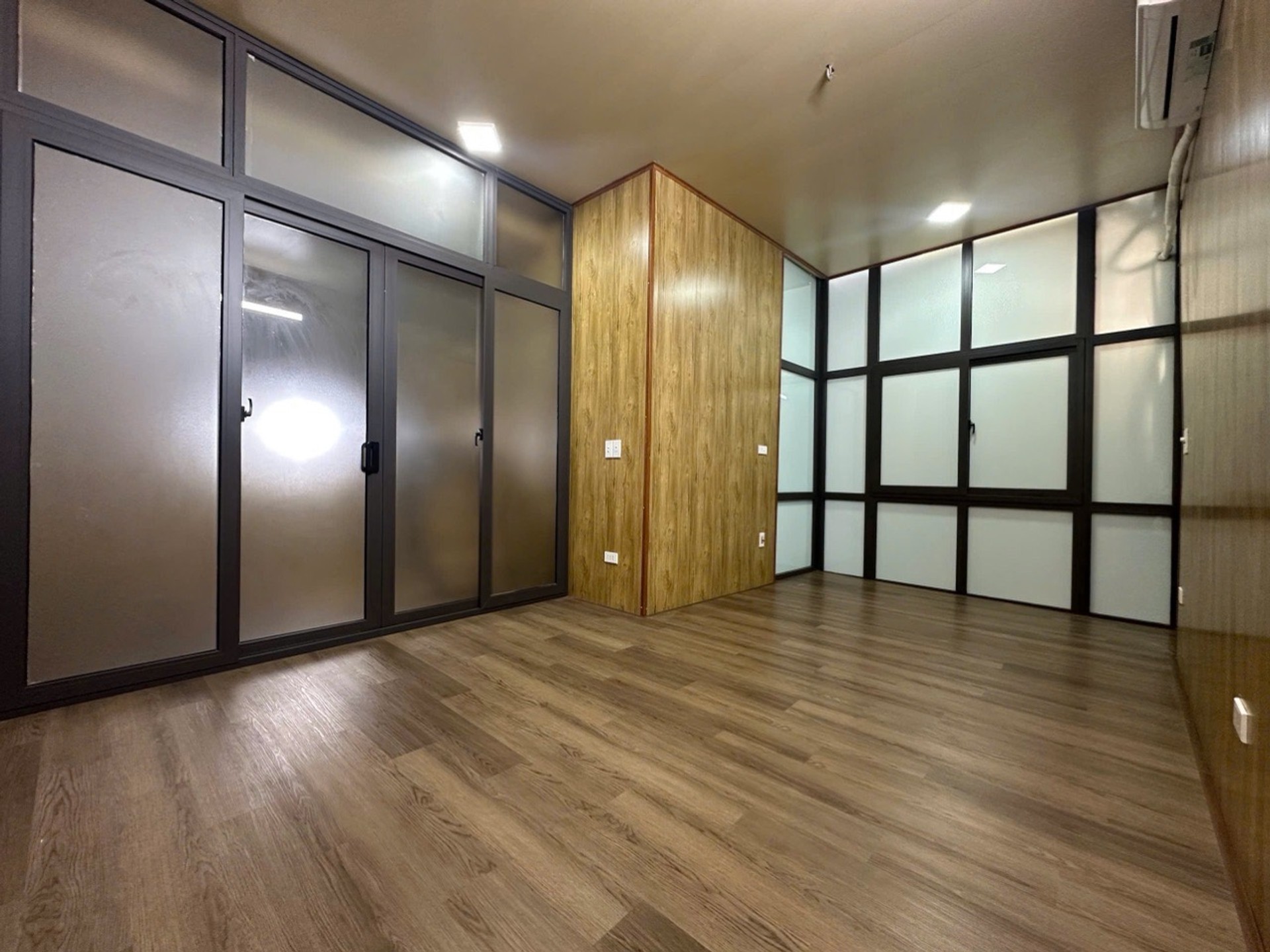 Bán nhà riêng 3 tầng, diện tích 22m2, giá 1.7 tỷ tại Nguyễn Xiển